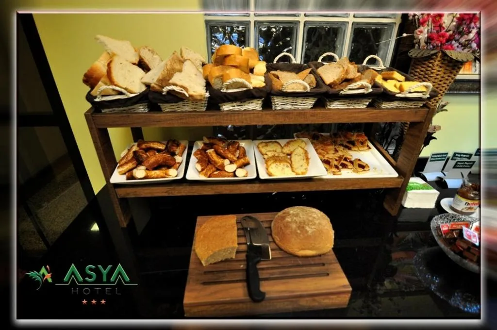 Food and drinks in Asya Hotel