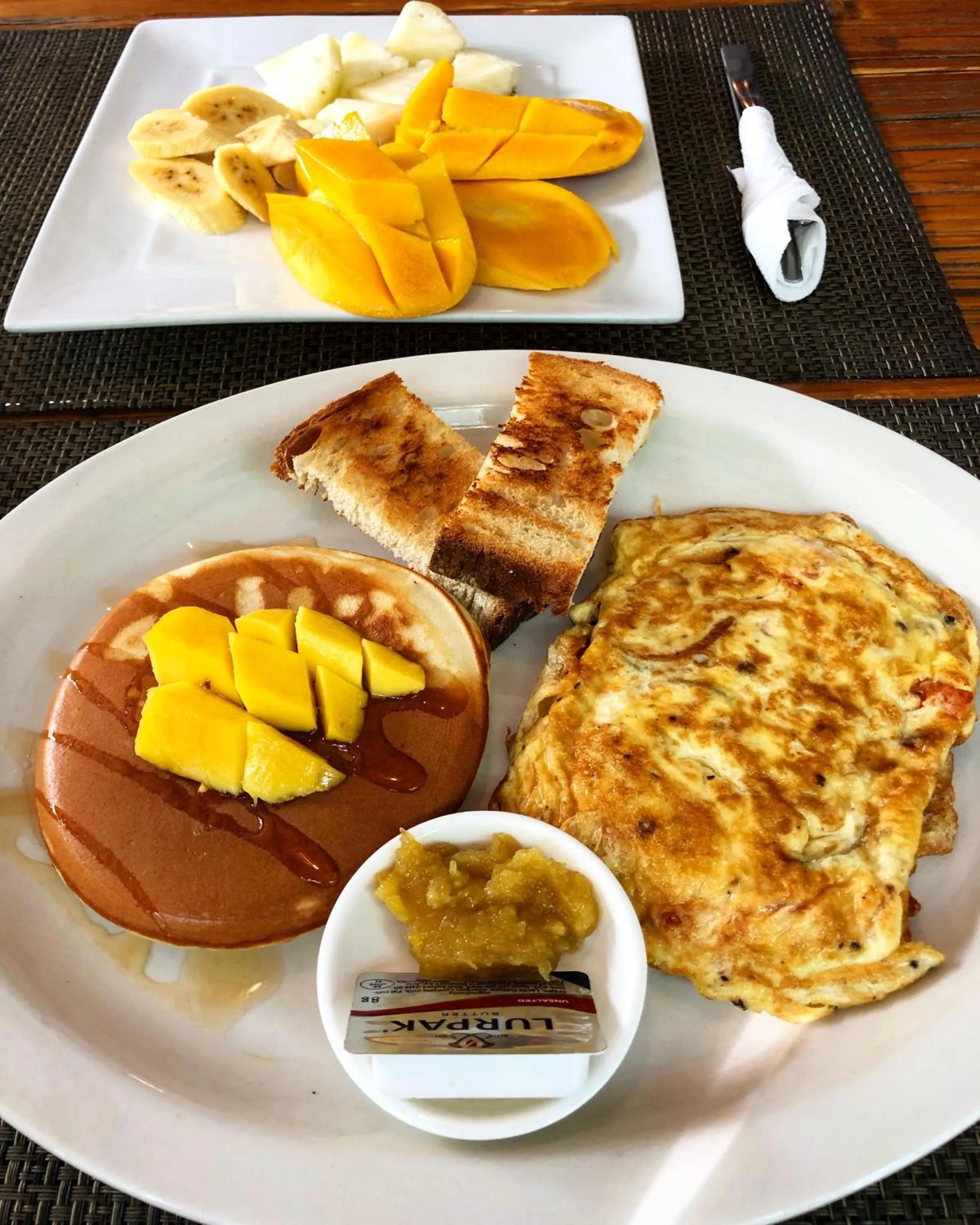 Breakfast in Puerto Galera Hostel