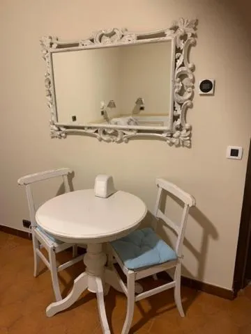 Decorative detail in L'Antico Borgo Elena Noli