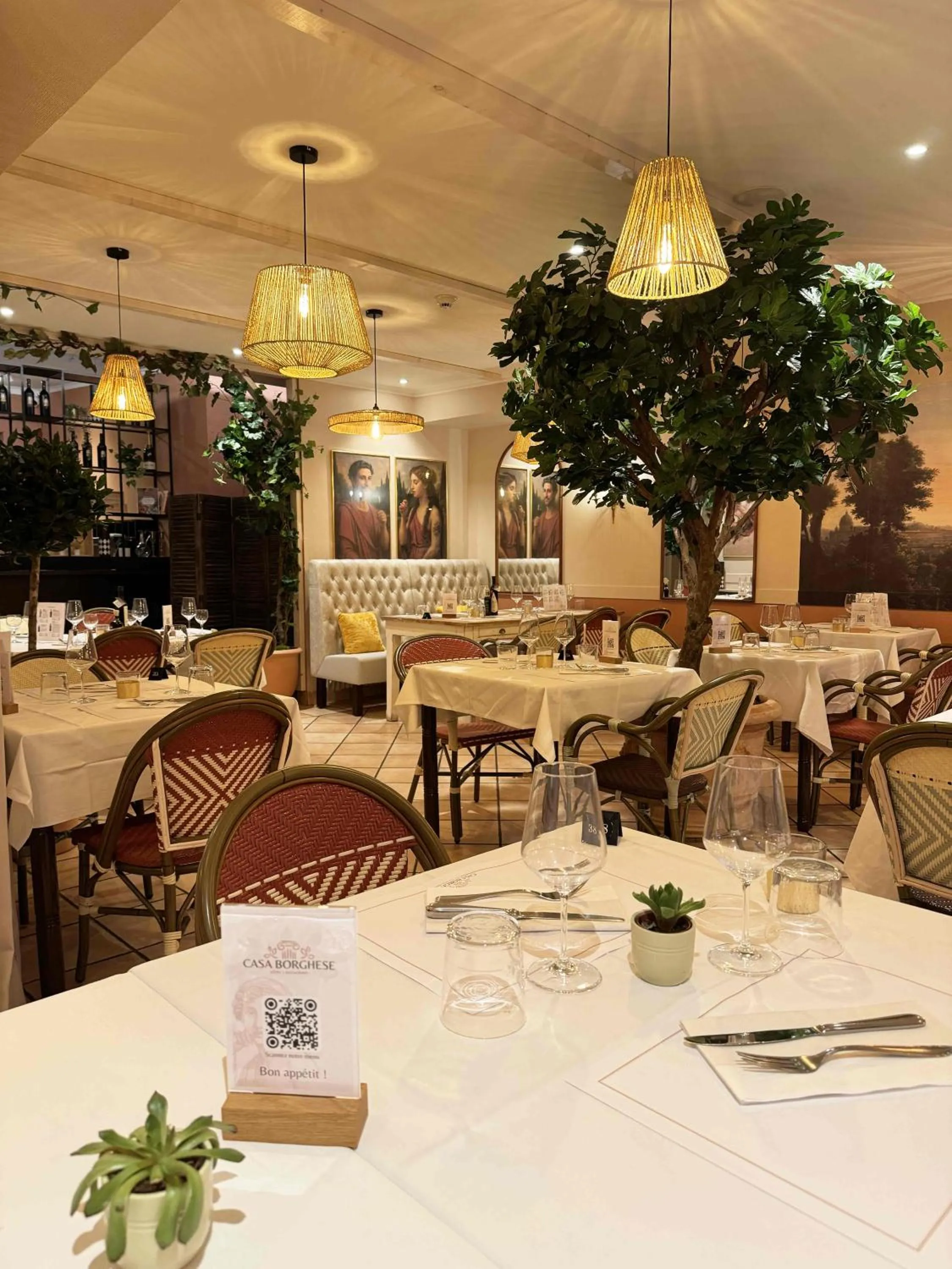 Restaurant/places to eat in Hotel Casa Borghese