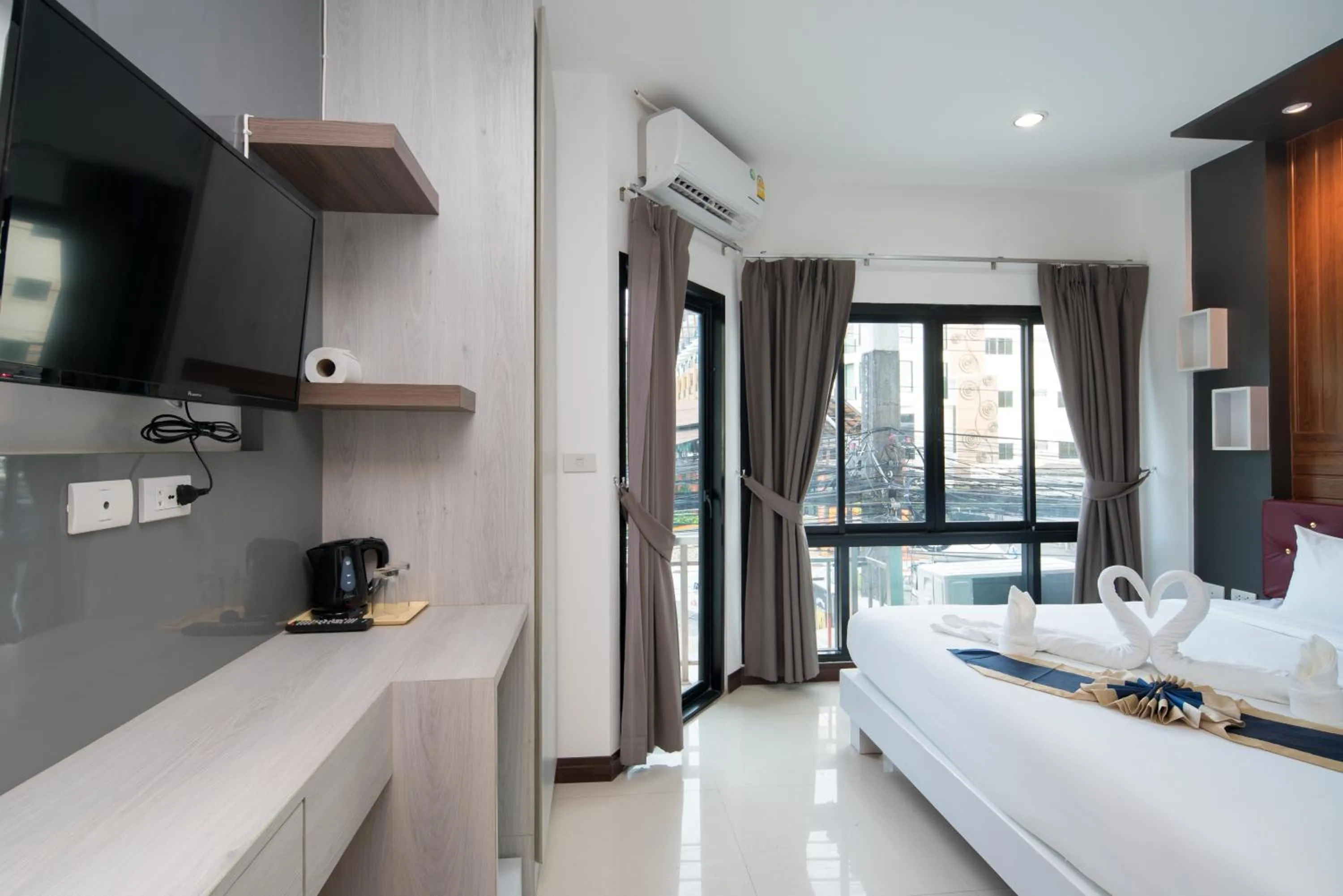 TV and multimedia, Bed in Baan Thai Beach Side Residence, Patong Beach