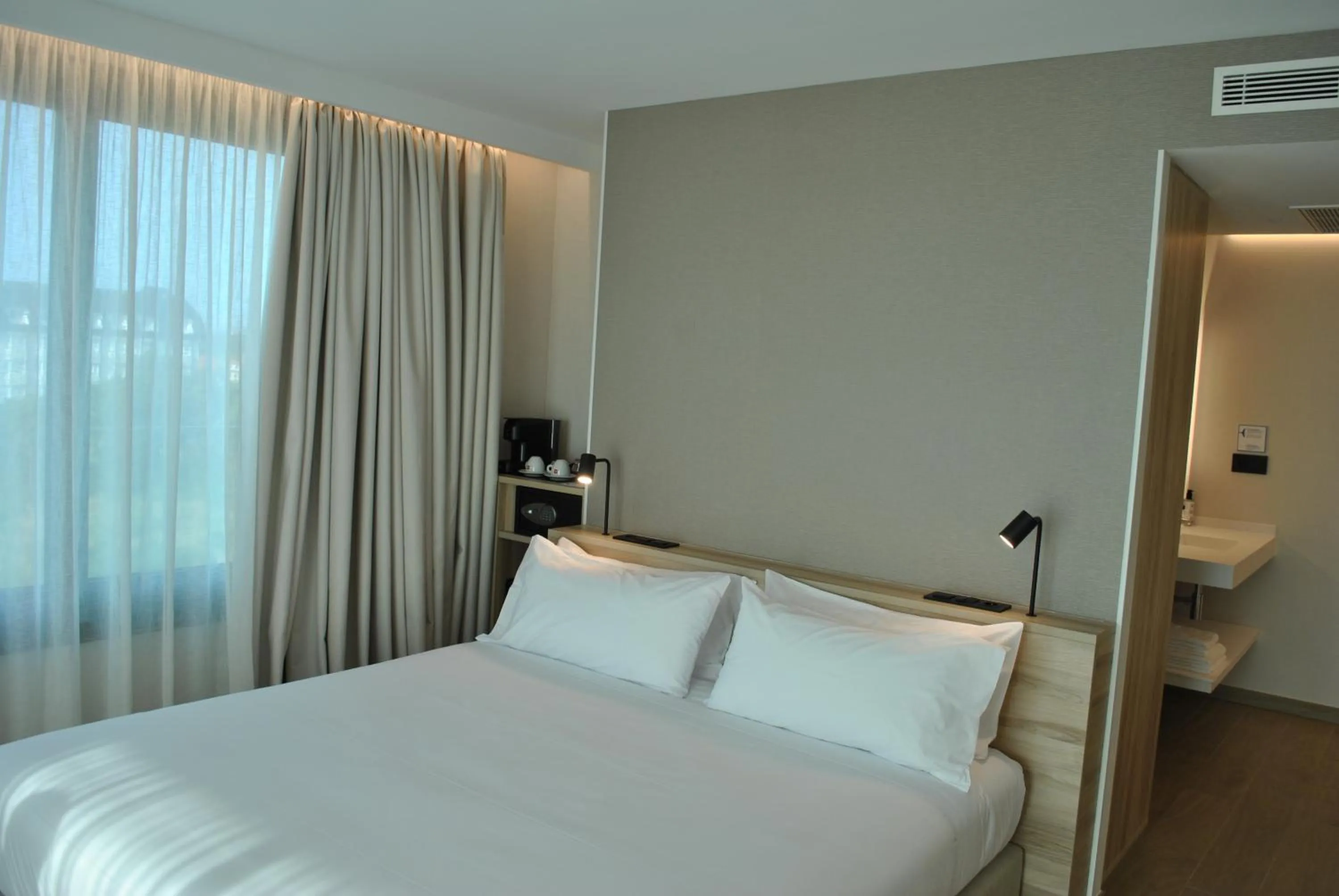 Photo of the whole room, Bed in Hotel Delfin Azul