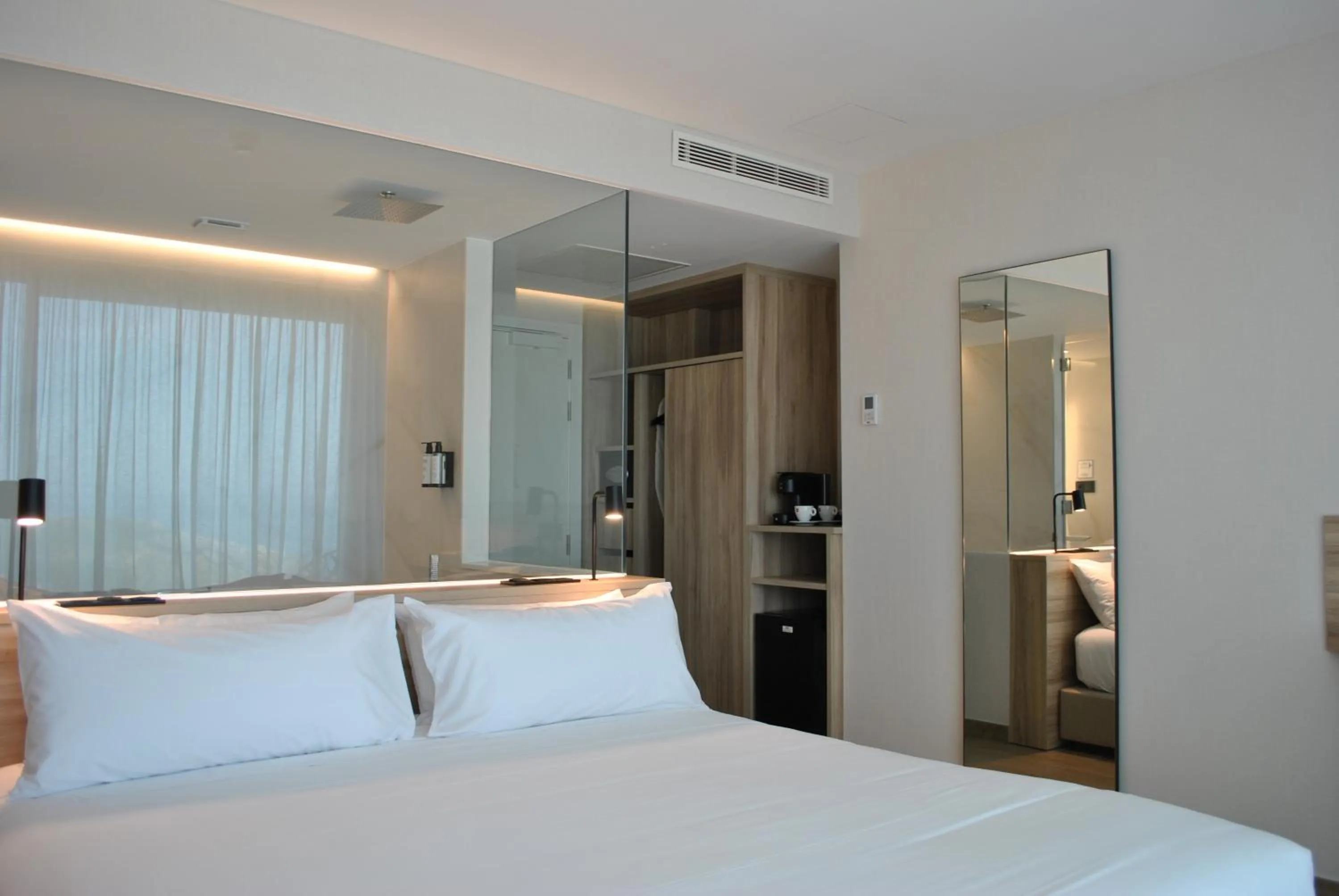 Bedroom, Bed in Hotel Delfin Azul