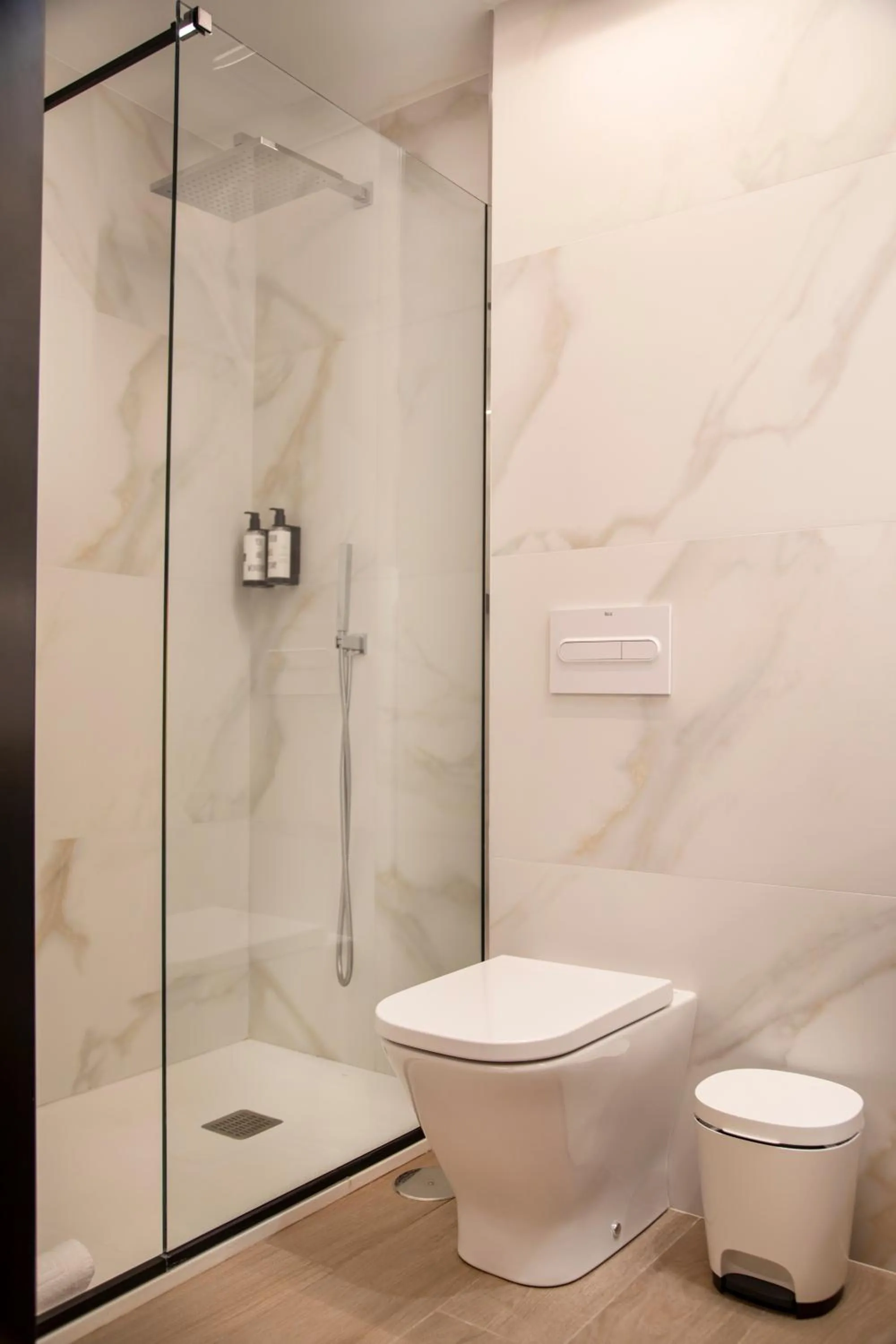 Shower in Hotel Delfin Azul