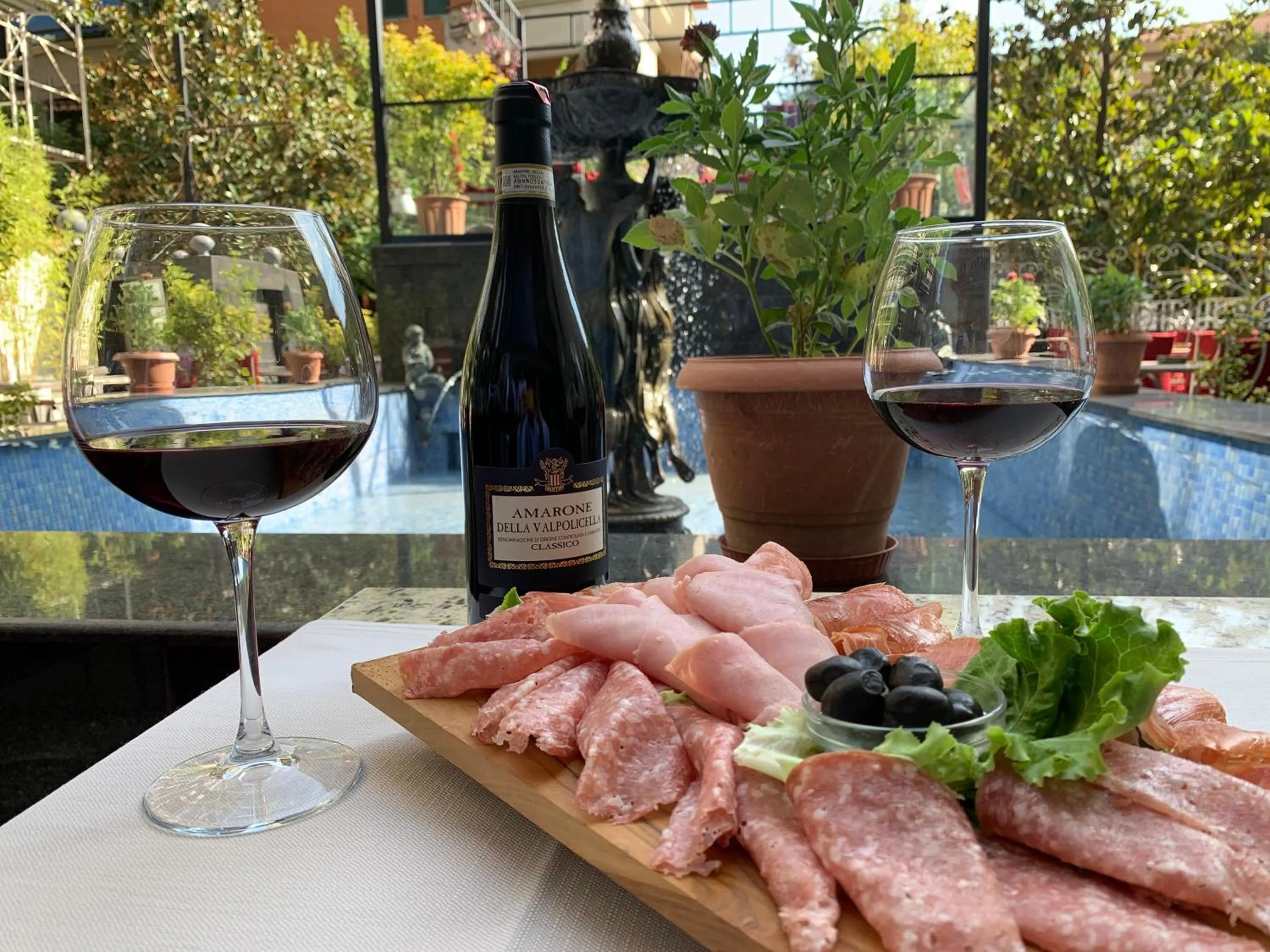 Lounge or bar in Hotel Elysee