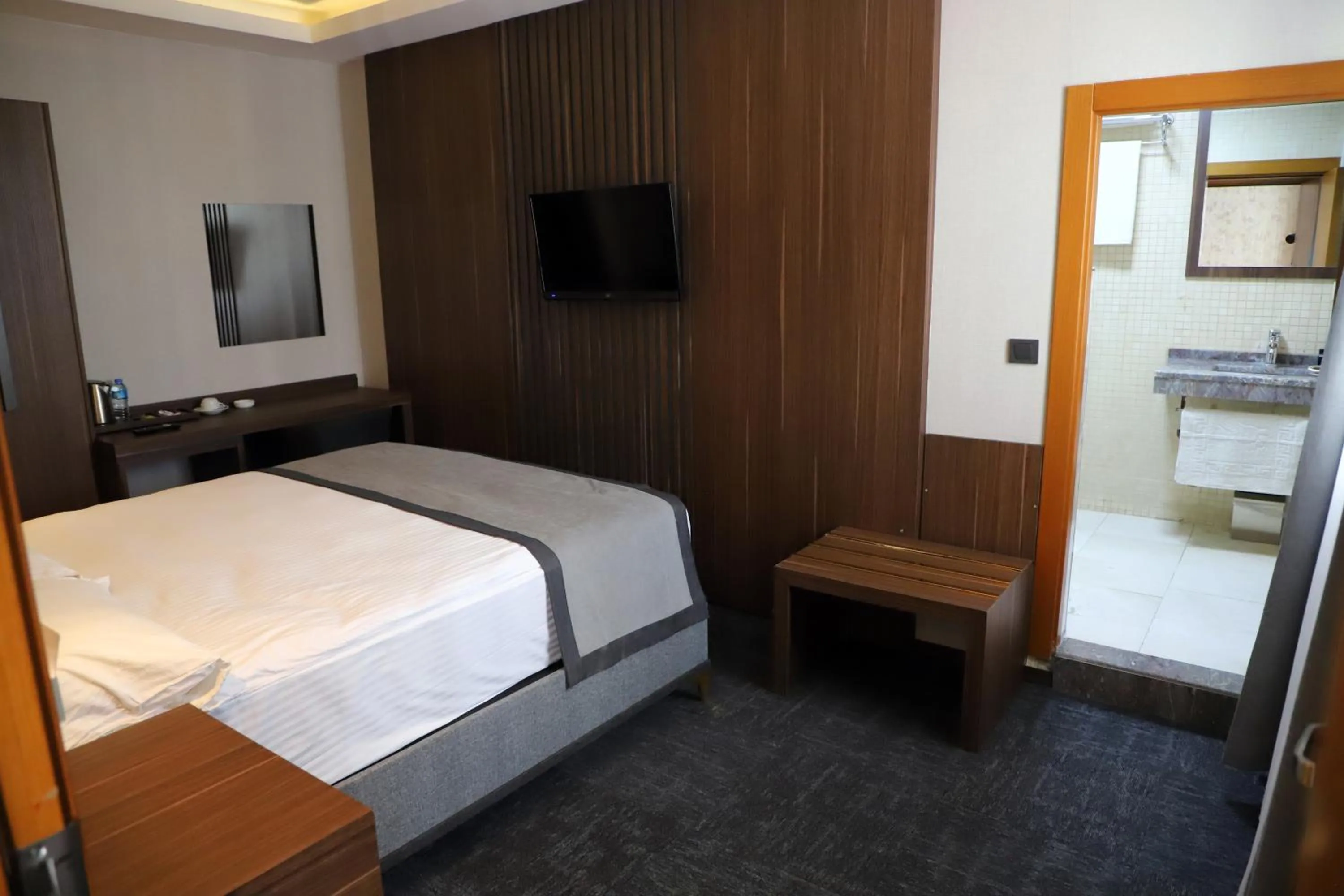 Photo of the whole room in Cenas Otel - Cengiz ASLAN