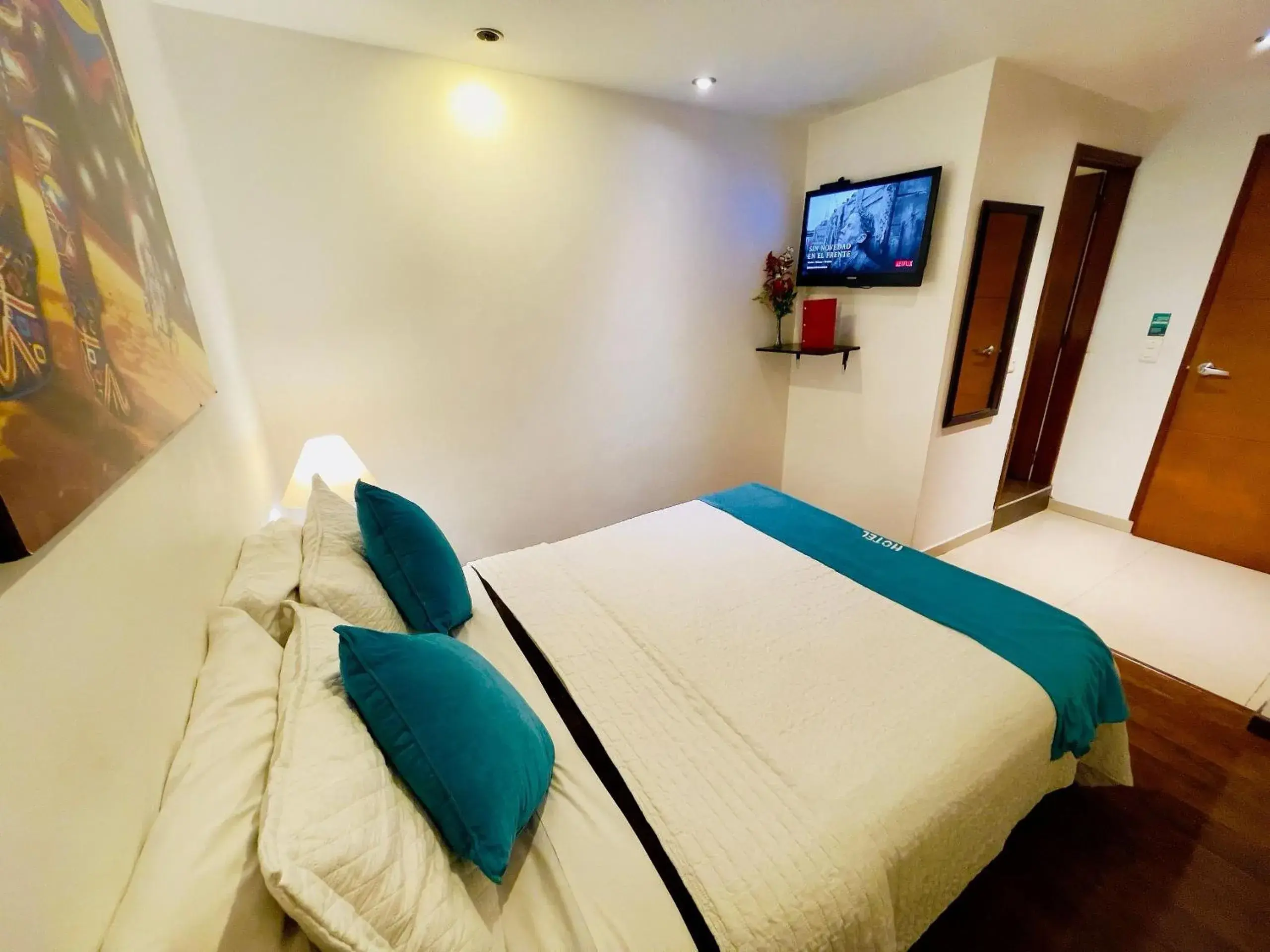 Standard Double Room - single occupancy in Hotel Santa Cruz Bogotá Standard Double Room - single occupancy in Hotel Santa Cruz Bogotá