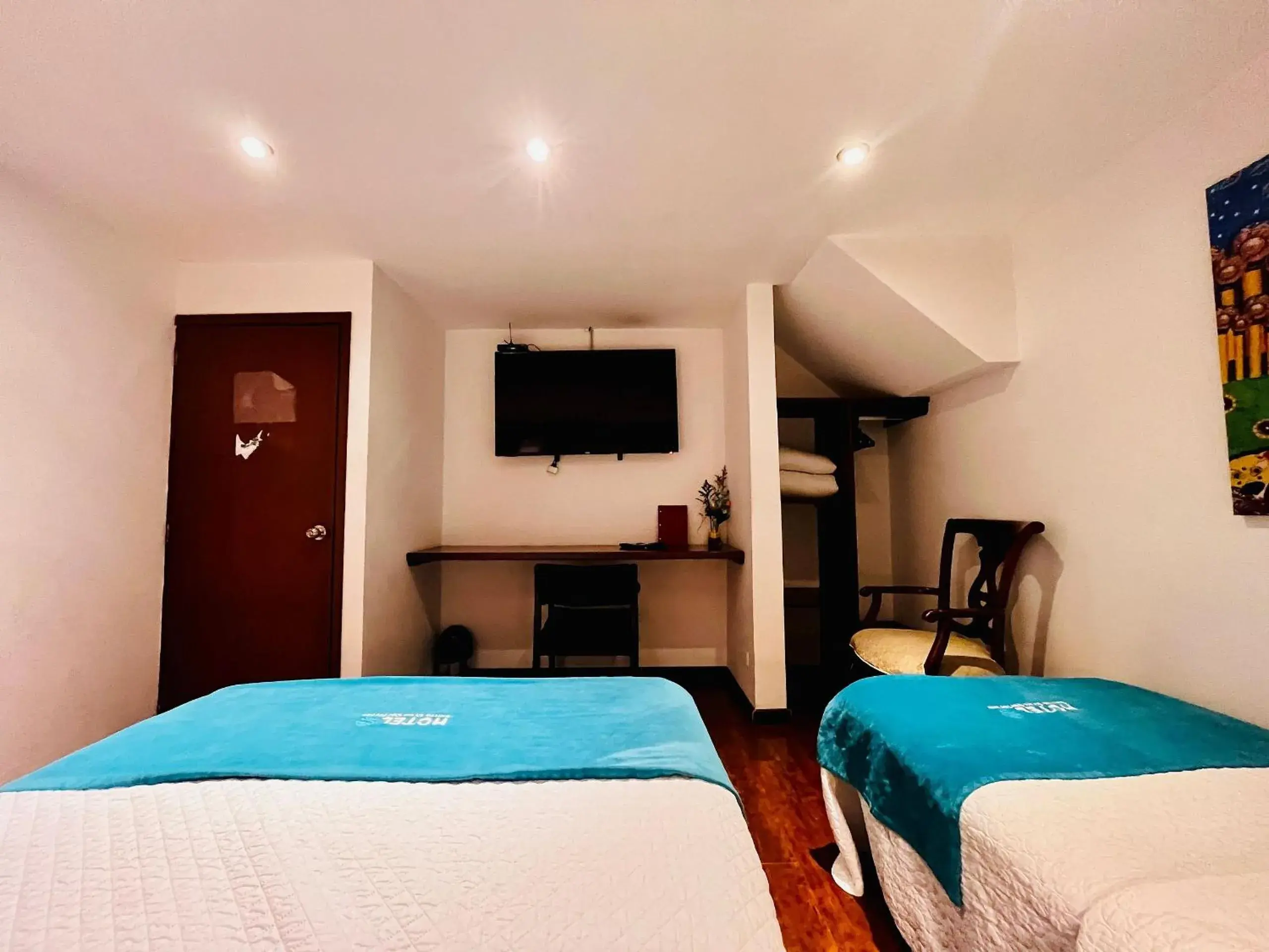 Twin Room in Hotel Santa Cruz Bogotá Twin Room in Hotel Santa Cruz Bogotá