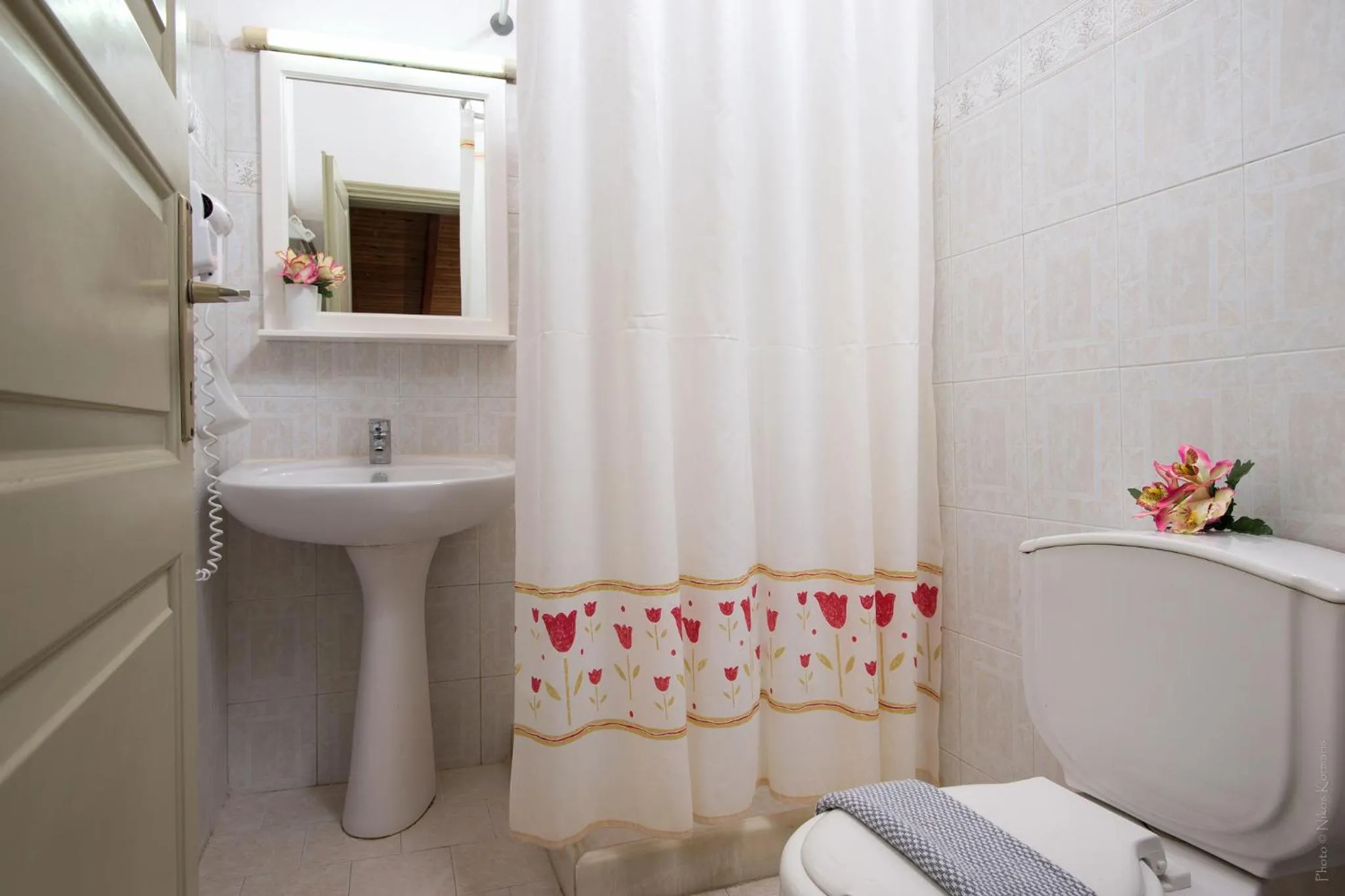 Bathroom in Philippos Hotel