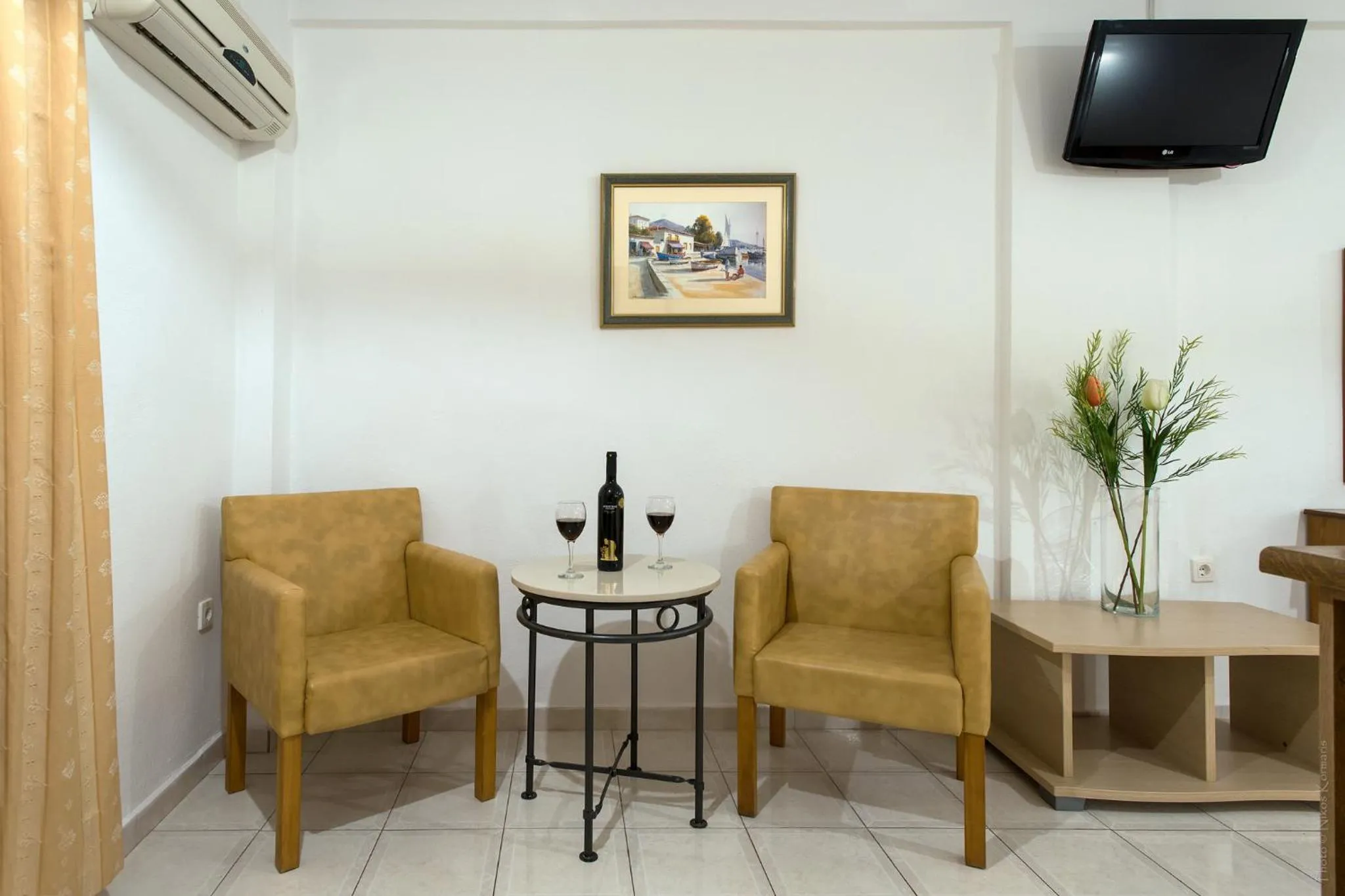 Coffee/tea facilities in Philippos Hotel