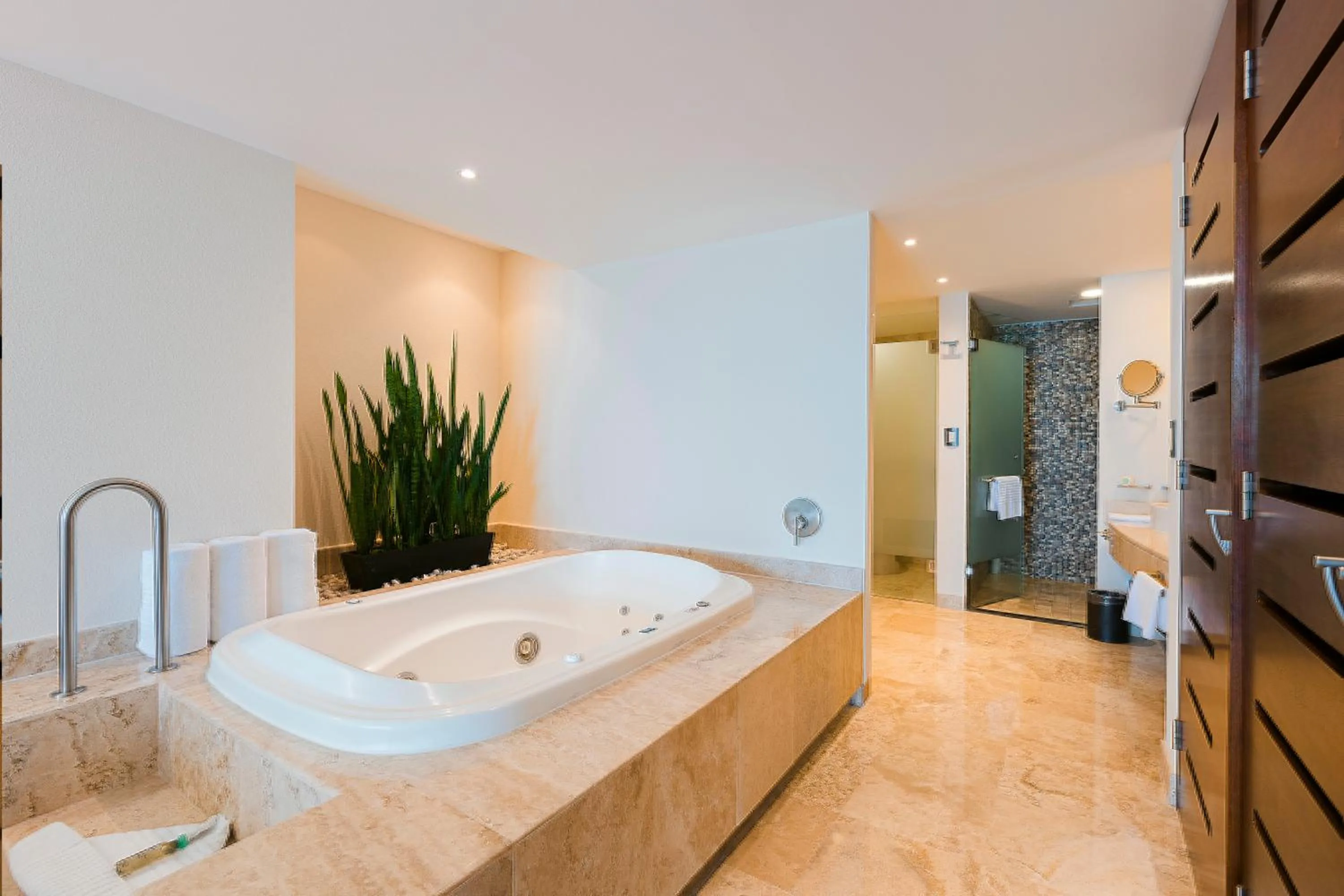 Hot Tub in Azul Ixtapa Grand All Inclusive Suites - Spa & Convention Center