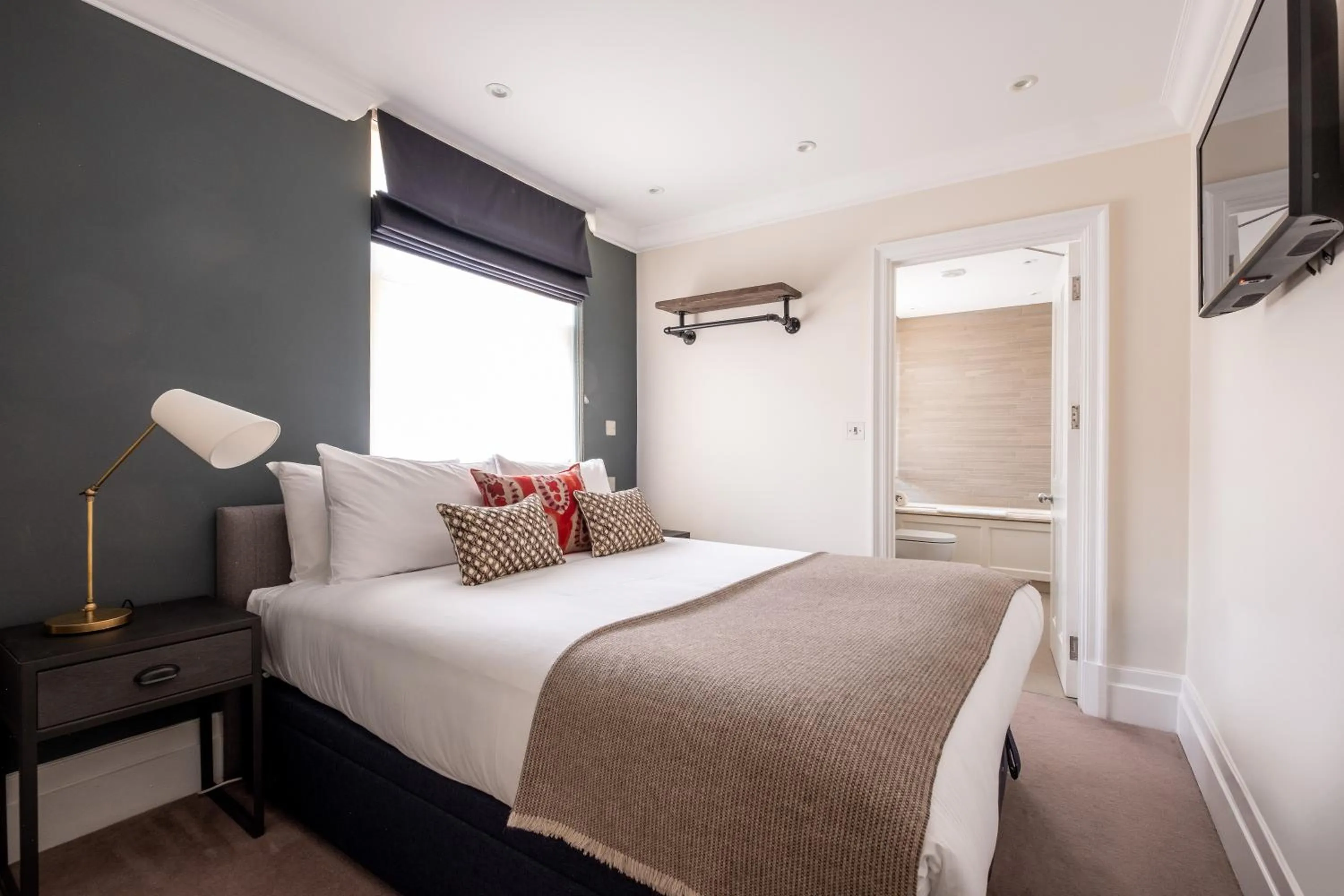 Bedroom, Bed in Native Mayfair