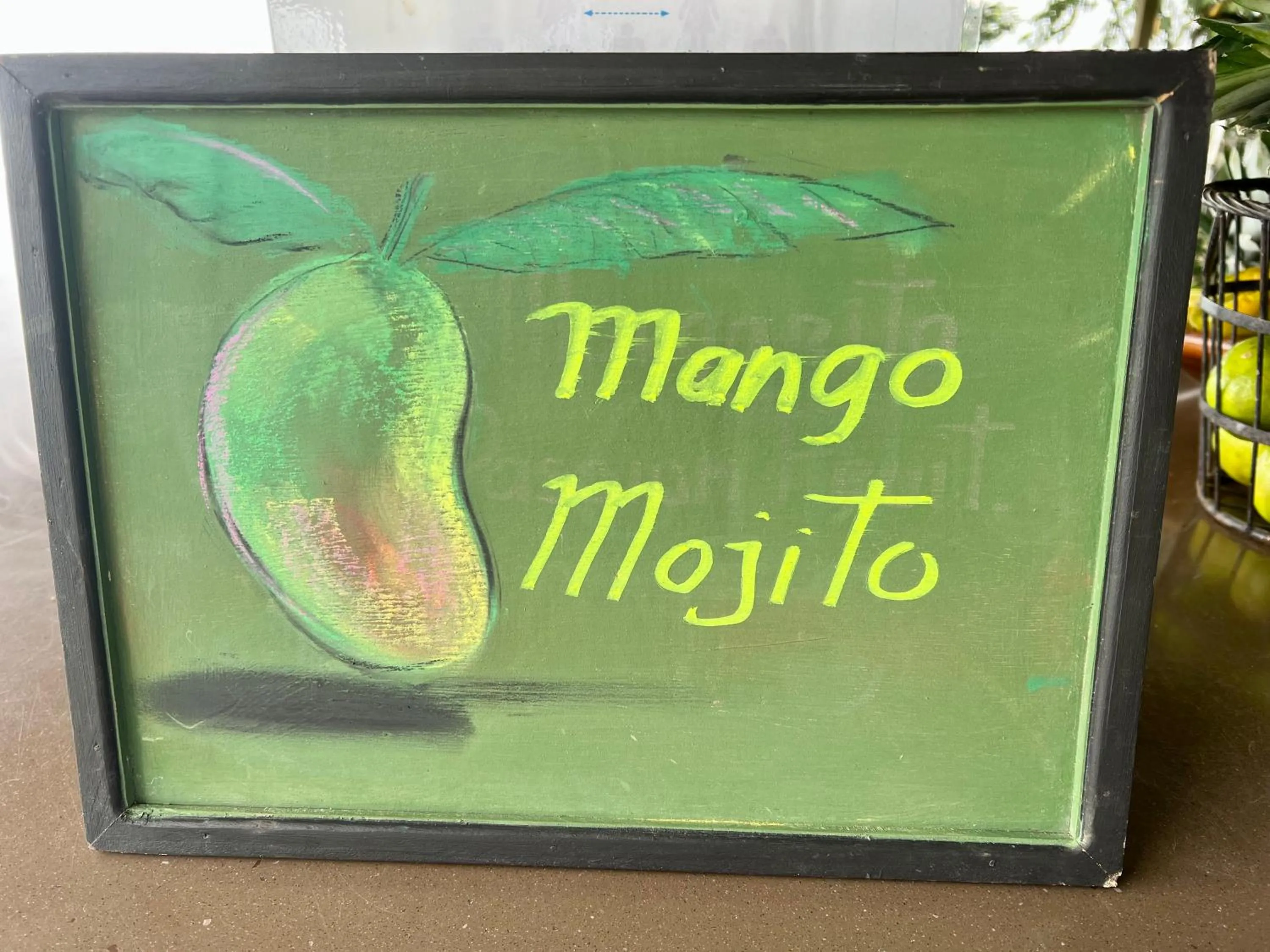 Logo/Certificate/Sign in Hotel La Mariposa