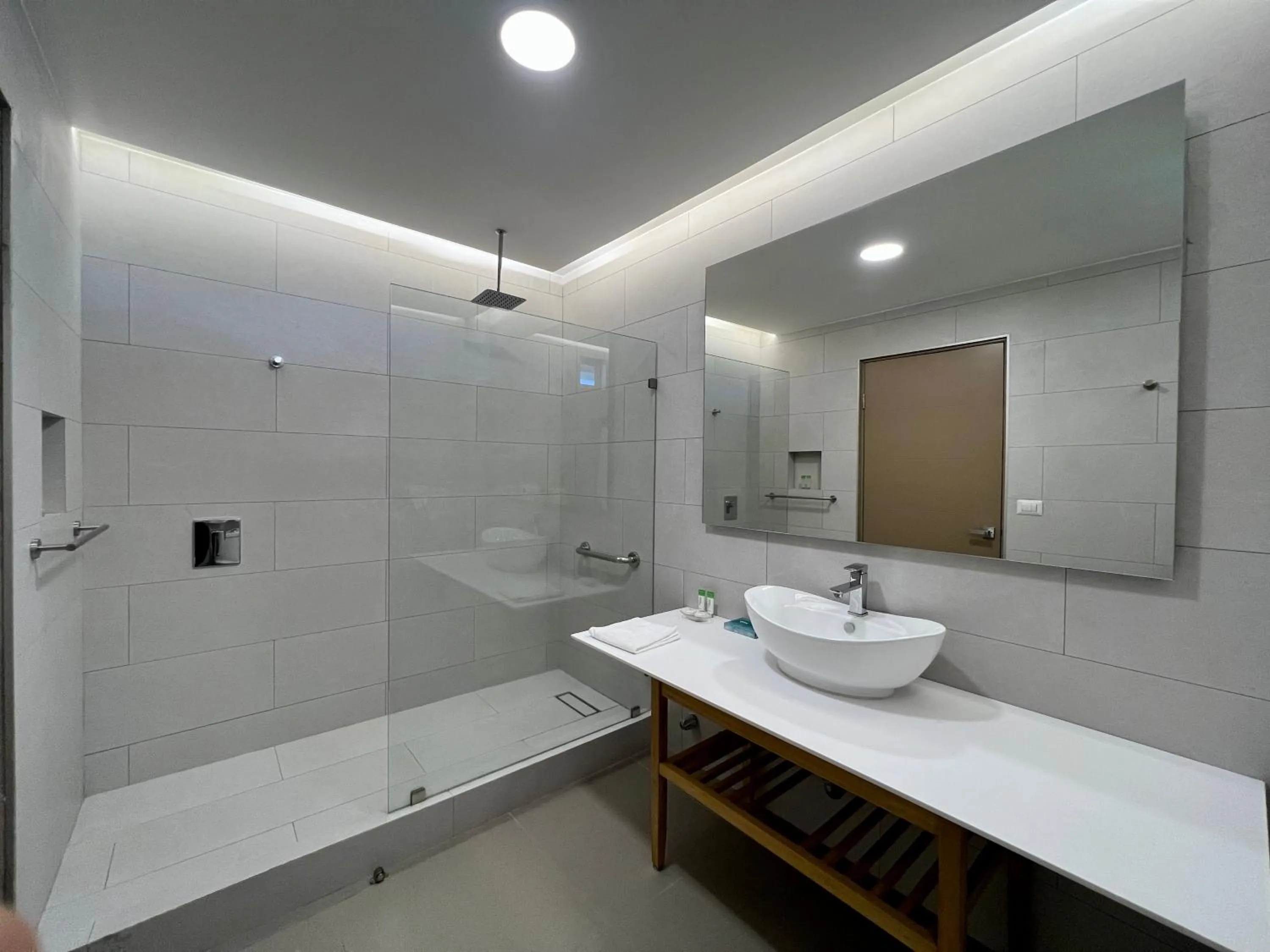 Shower in Hotel La Mariposa