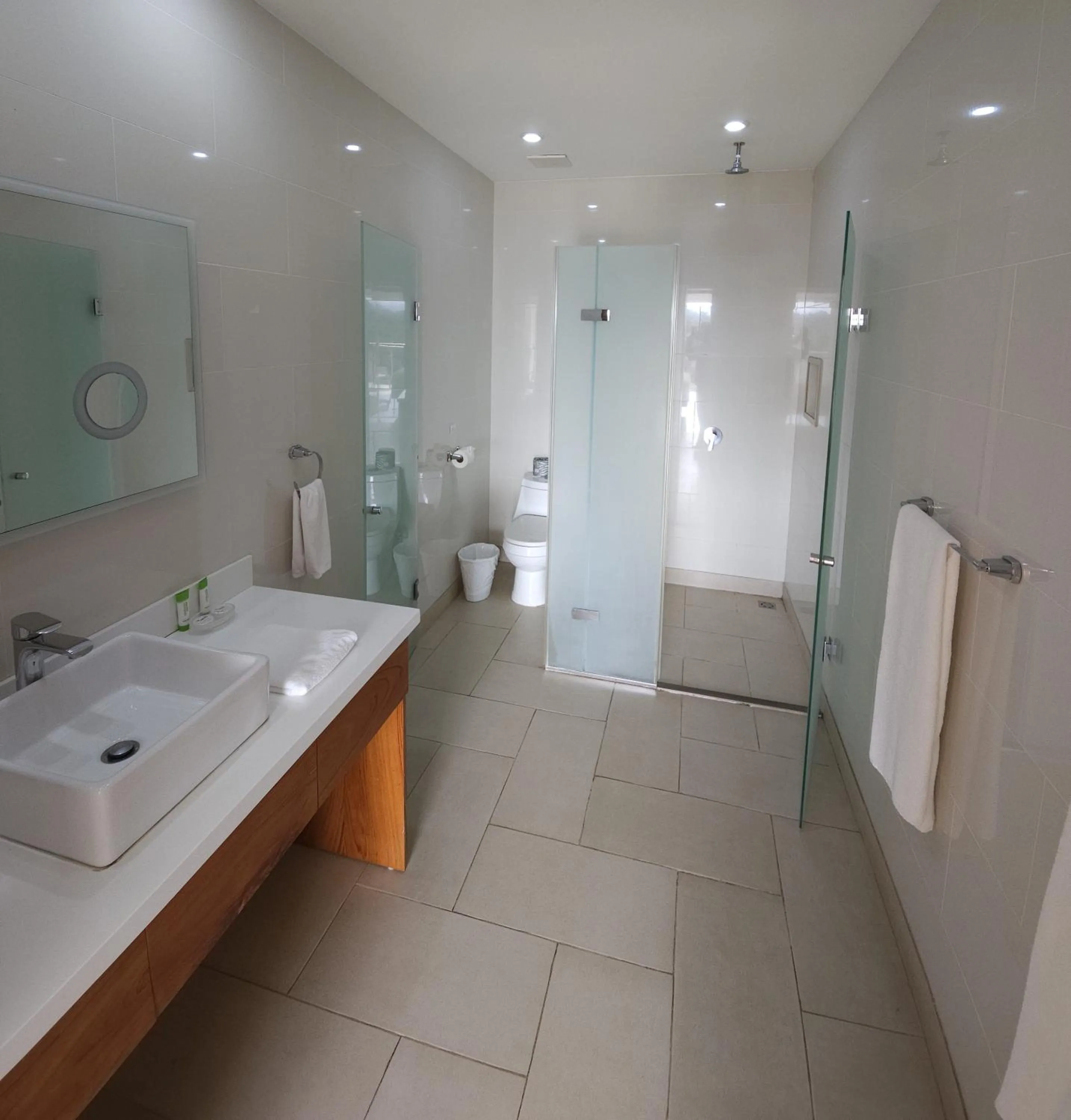 Shower in Hotel La Mariposa