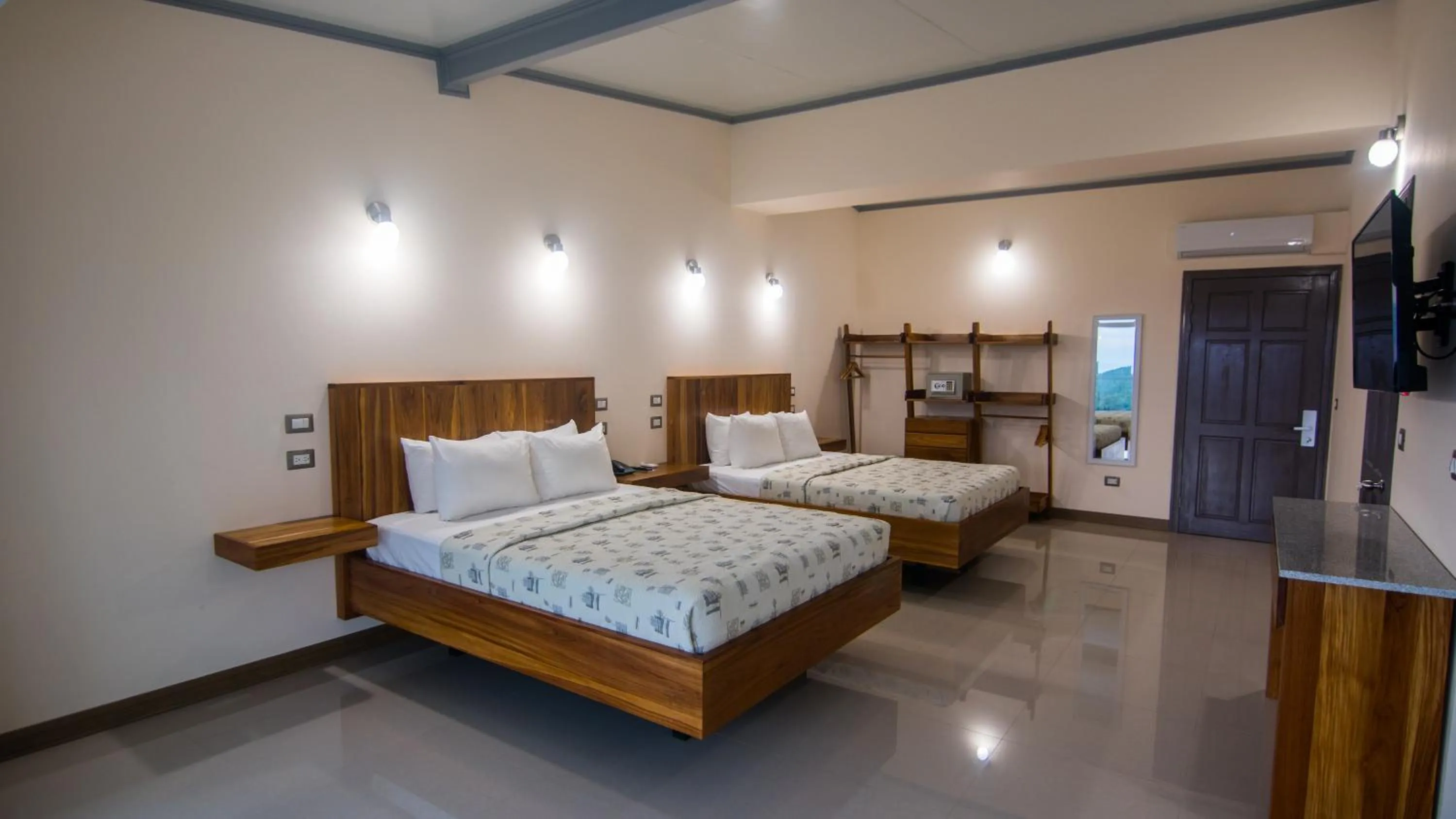 Bed in Hotel La Mariposa