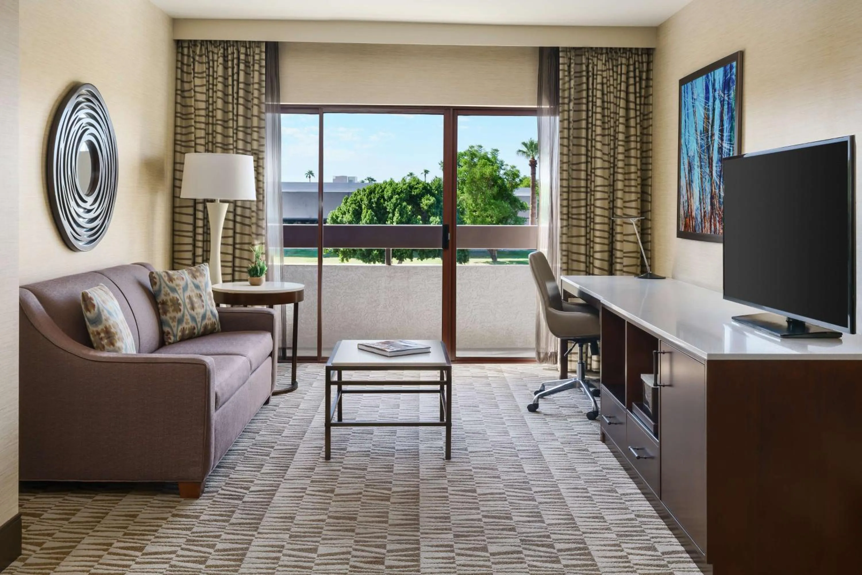 Bedroom in Hilton Phoenix Airport