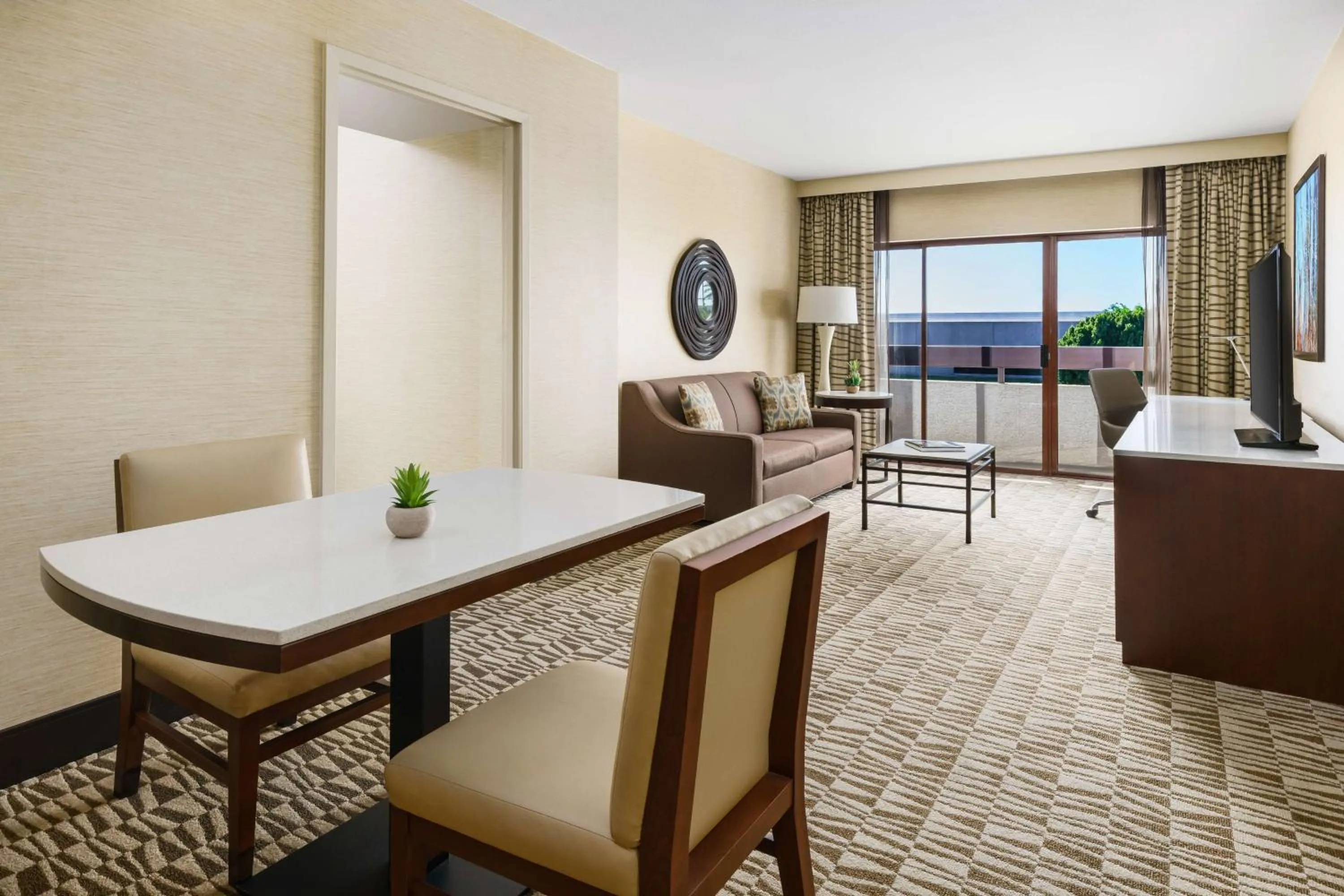 Bedroom in Hilton Phoenix Airport