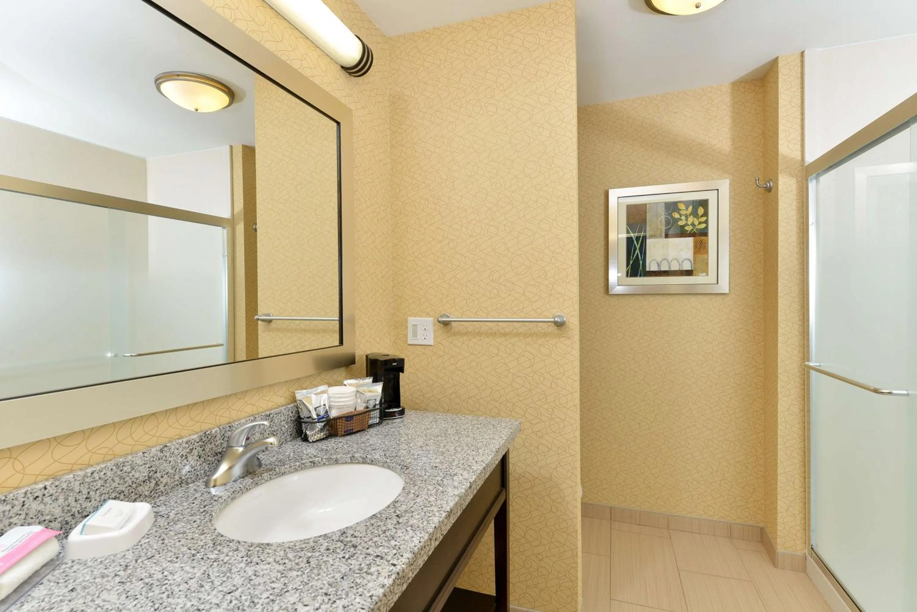 Bathroom in Hampton Inn Iowa City/University Area