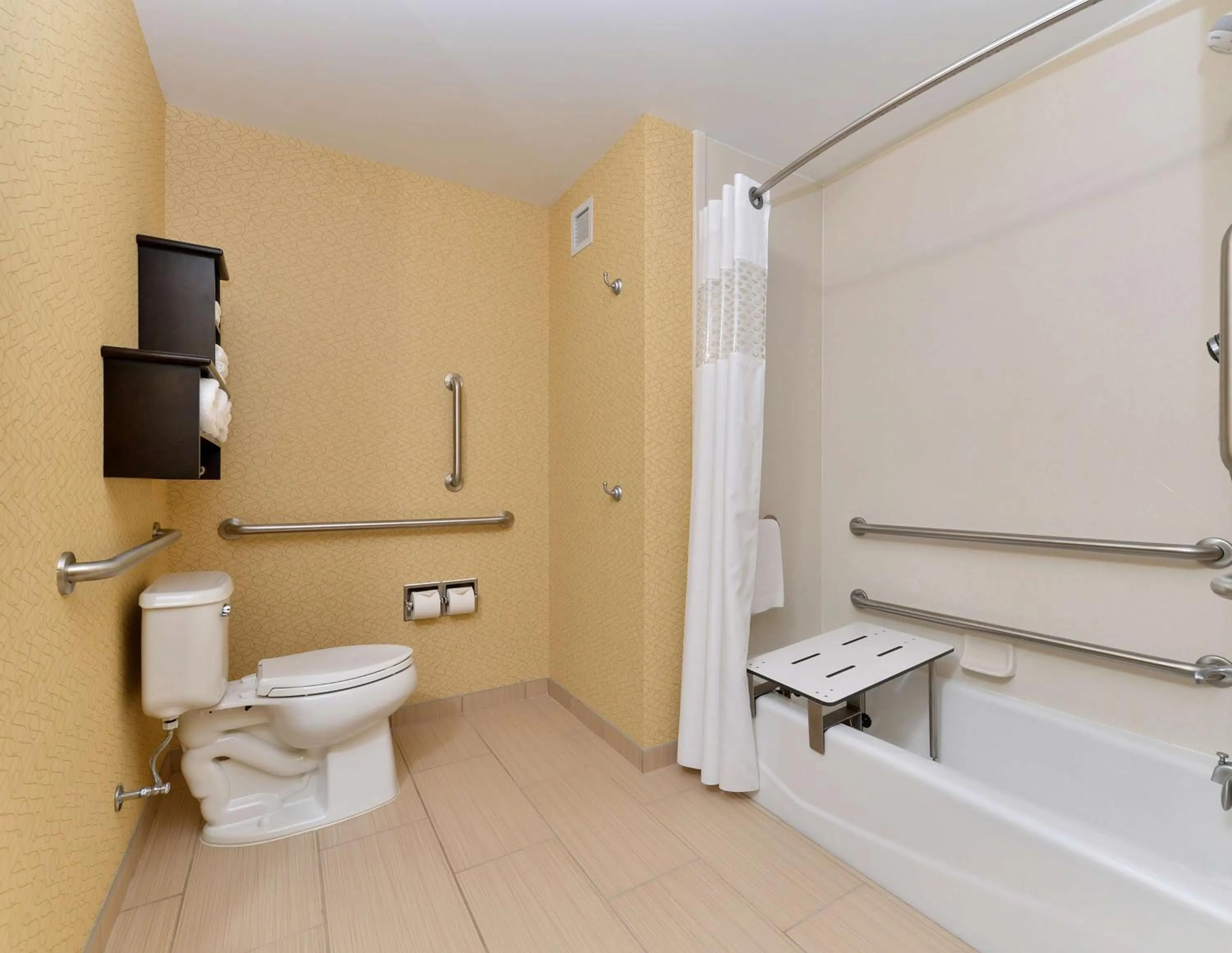 Bathroom in Hampton Inn Iowa City/University Area