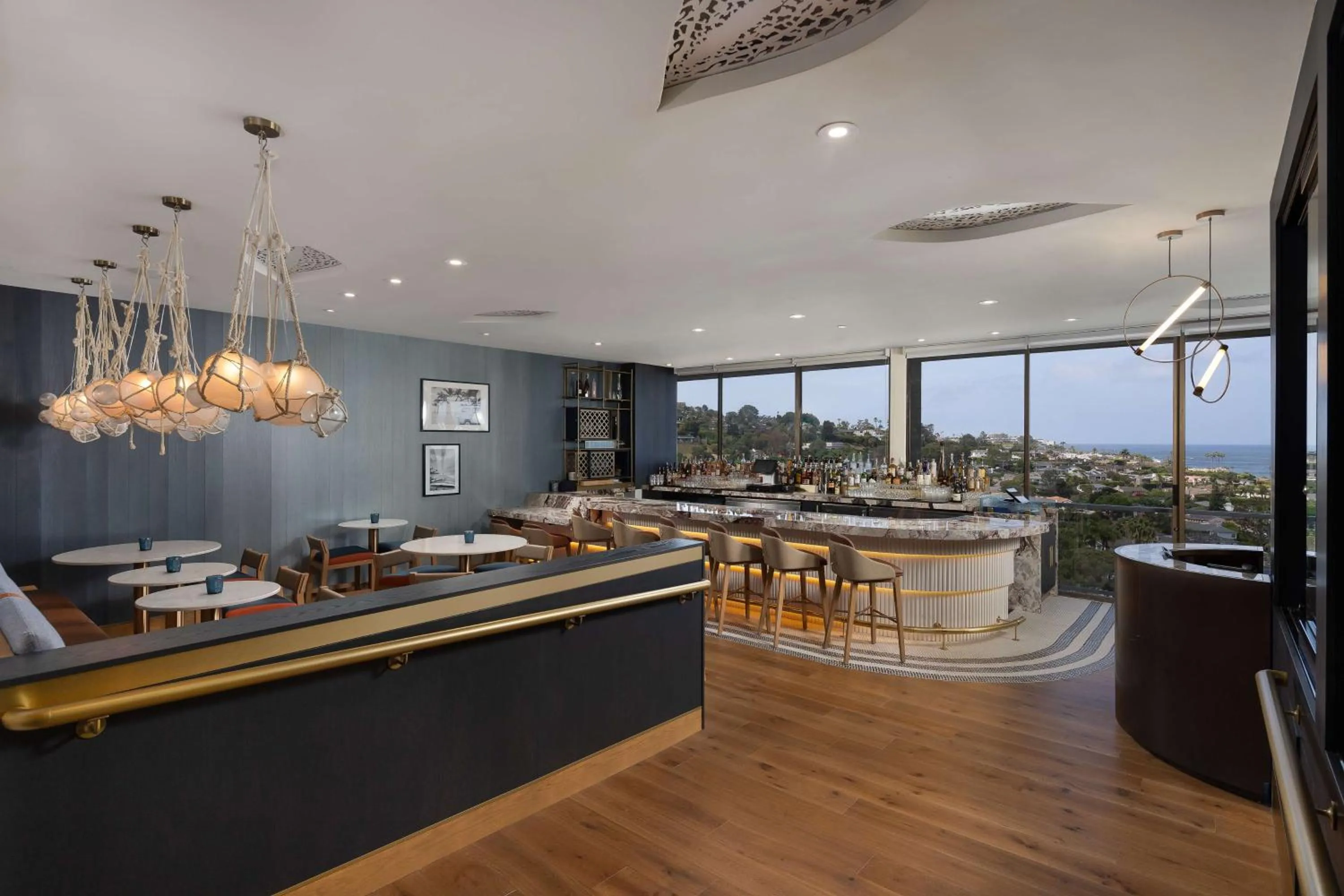 Restaurant/places to eat in Hotel La Jolla, Curio Collection by Hilton