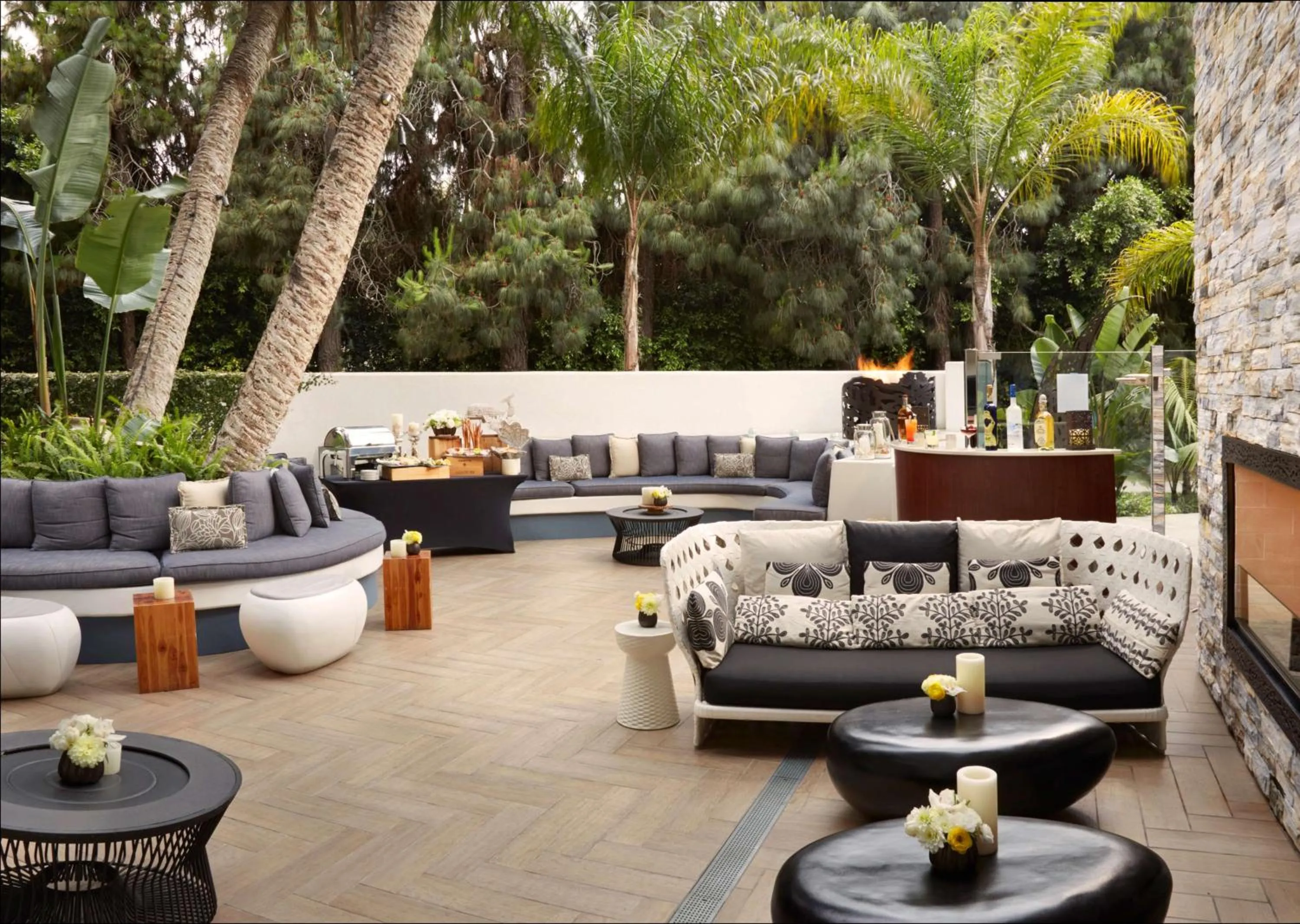 Restaurant/places to eat in Hotel La Jolla, Curio Collection by Hilton