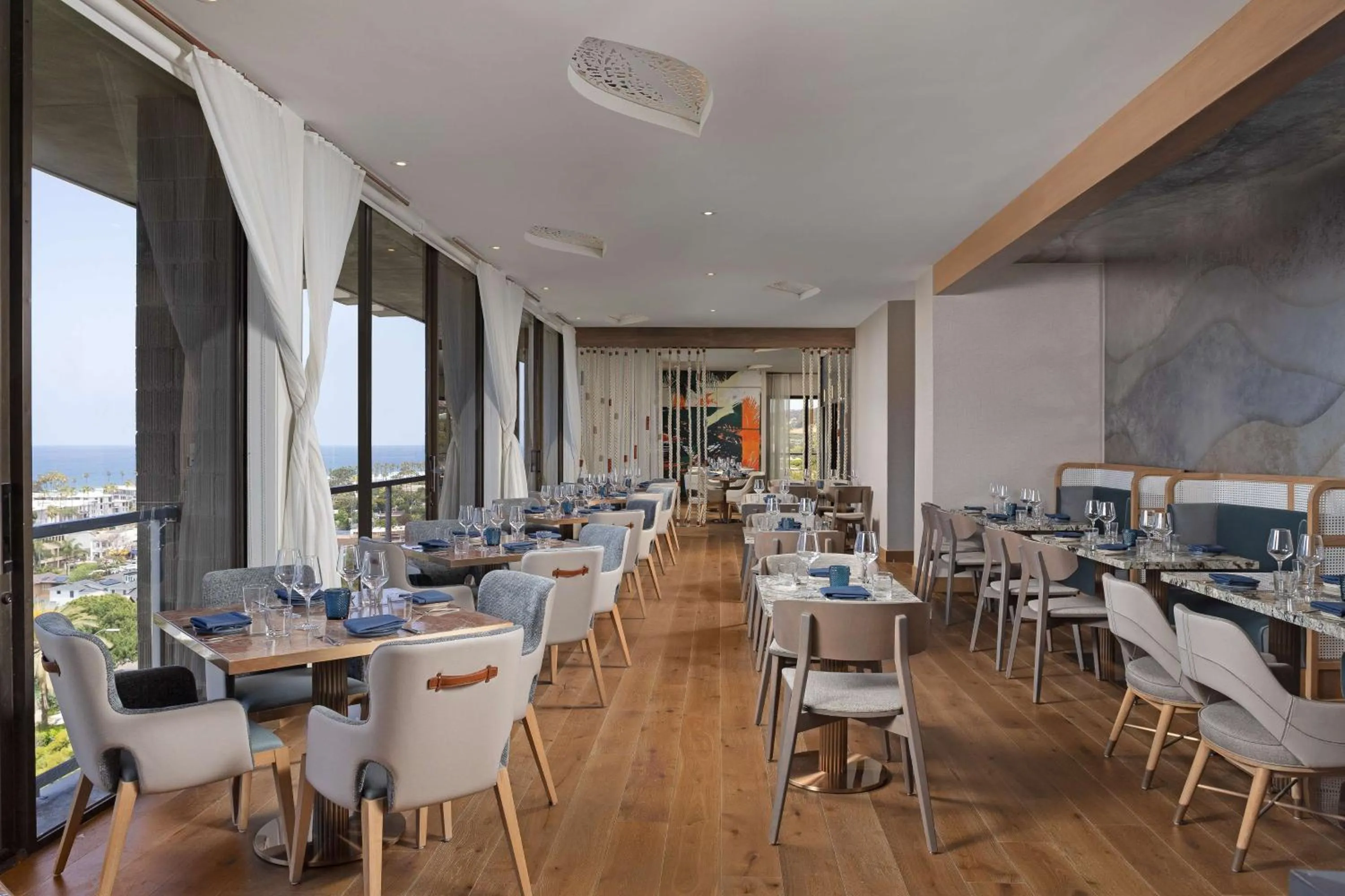 Restaurant/places to eat in Hotel La Jolla, Curio Collection by Hilton
