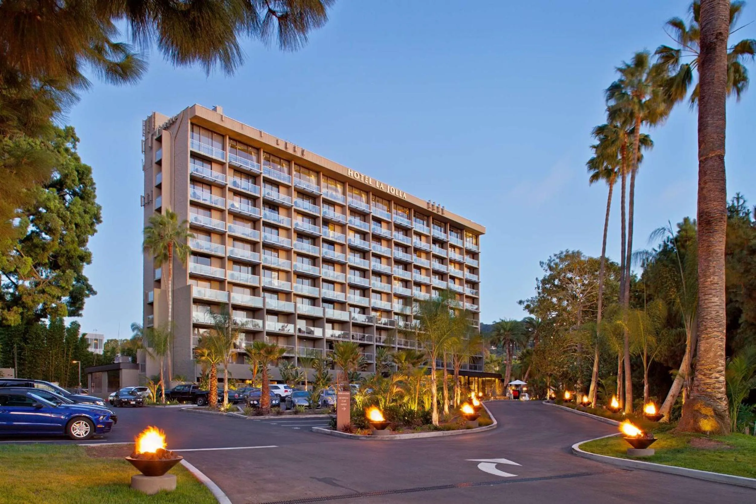 Property building in Hotel La Jolla, Curio Collection by Hilton