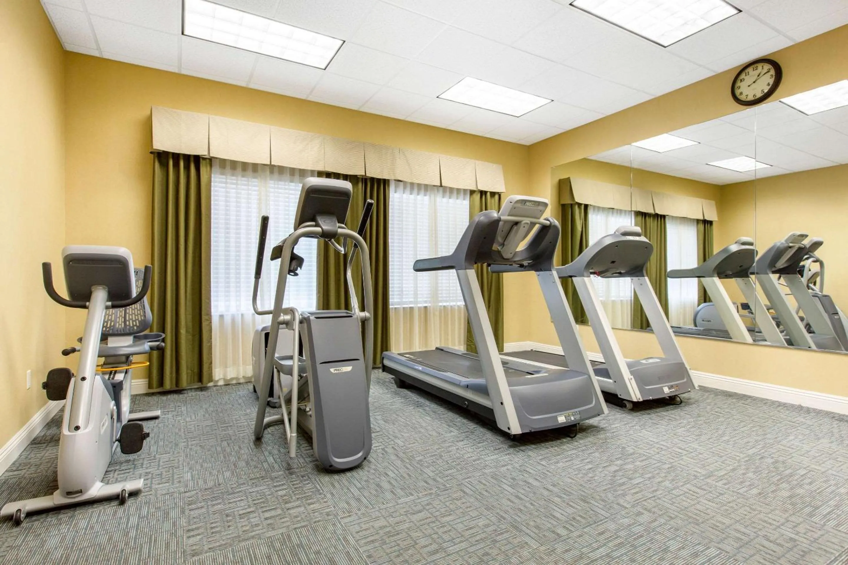 Fitness centre/facilities in The Oaks Hotel & Suites