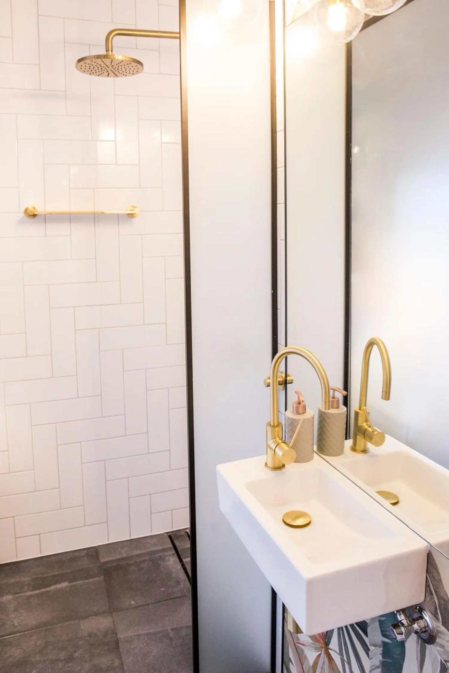 Shower in Bayhaven Lodge