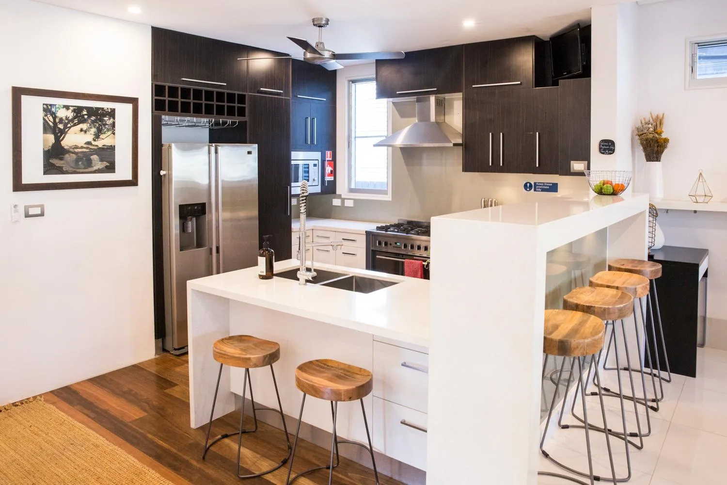 Kitchen or kitchenette in Bayhaven Lodge
