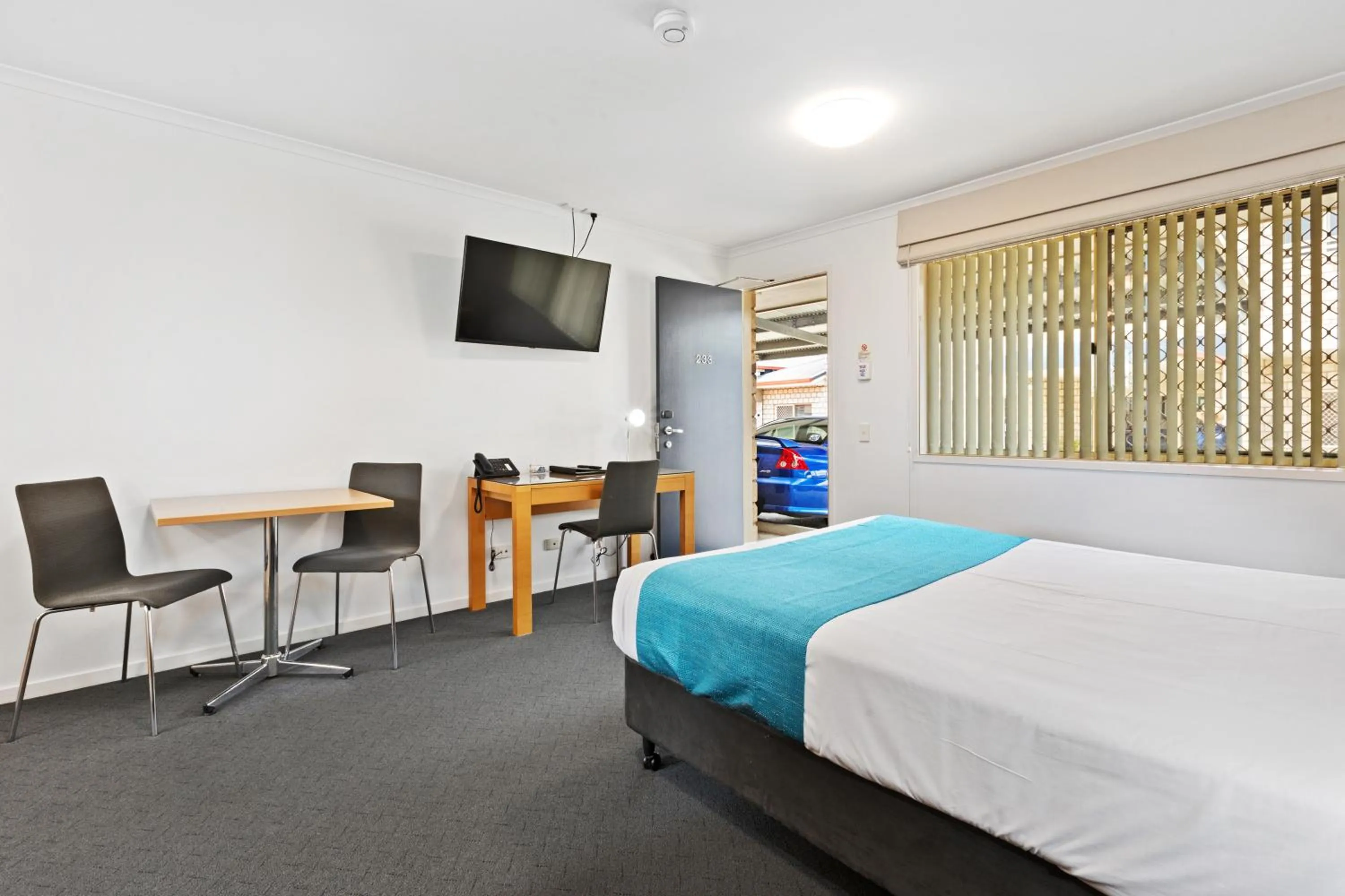 Bedroom, Bed in Browns Plains Motor Inn
