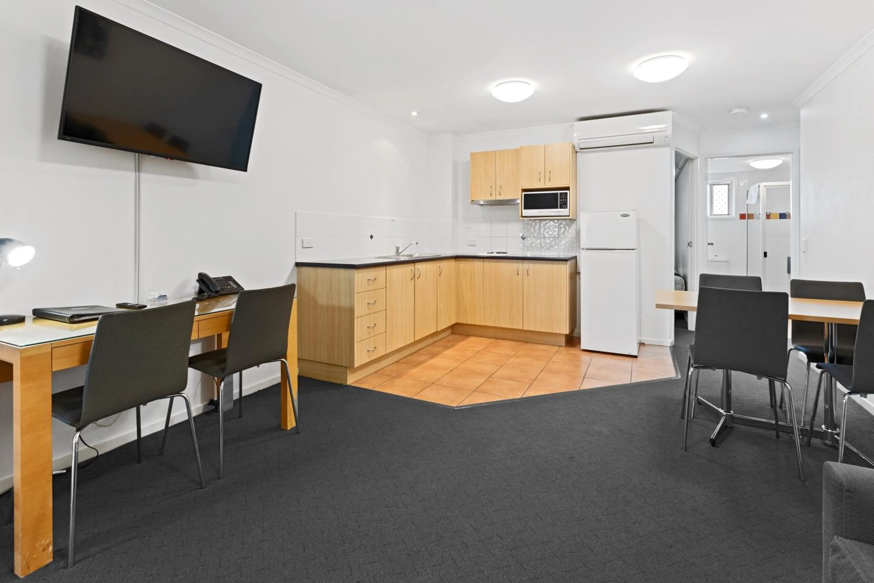 Kitchen or kitchenette in Browns Plains Motor Inn