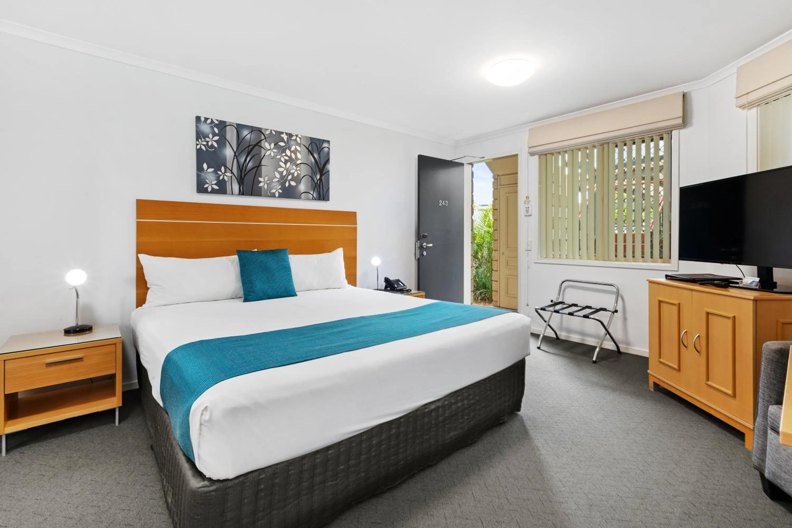 Bedroom, Bed in Browns Plains Motor Inn