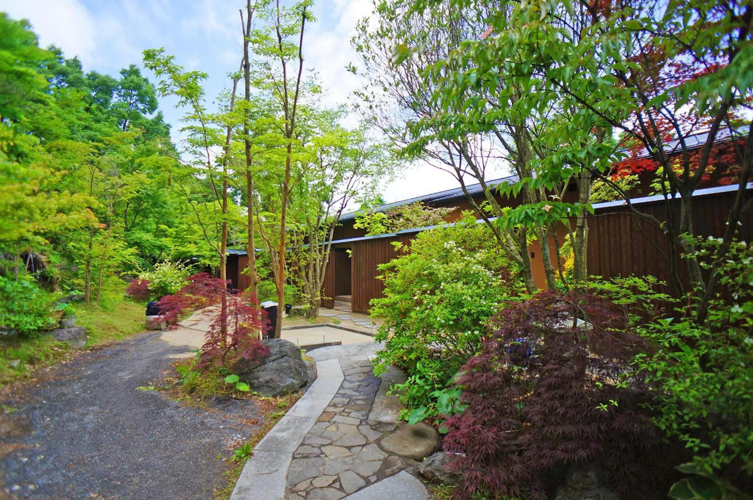 Facade/entrance in Kusayane no yado Ryunohige