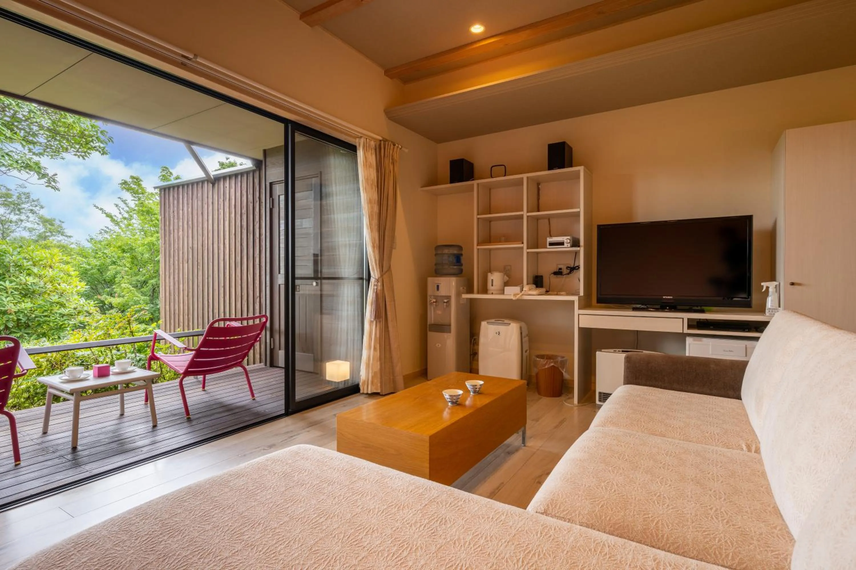 TV and multimedia in Kusayane no yado Ryunohige