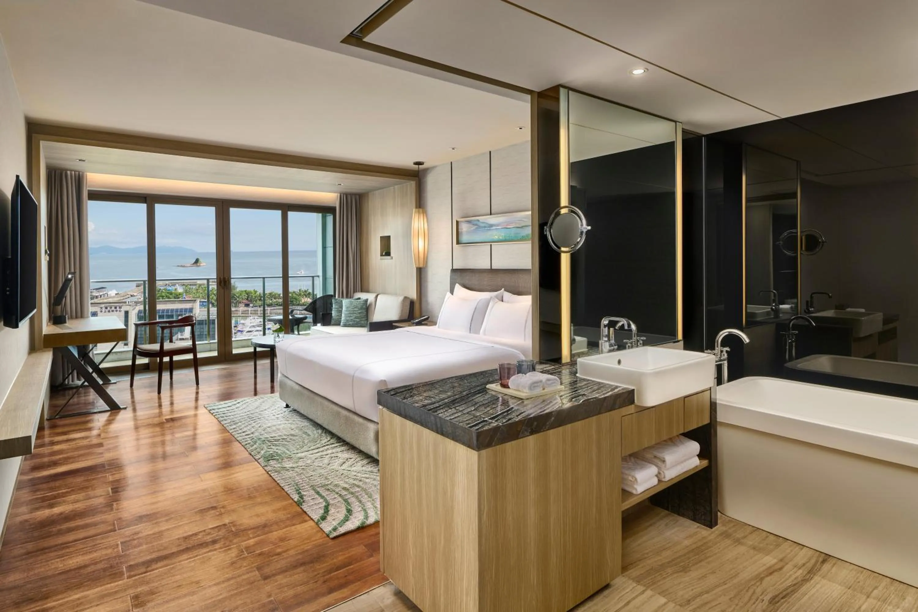 Bed in Shenzhen Dameisha Kingkey Palace Hotel