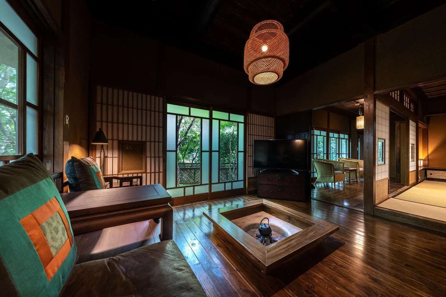 Living room, Bed in Nihon-no-Ashitaba