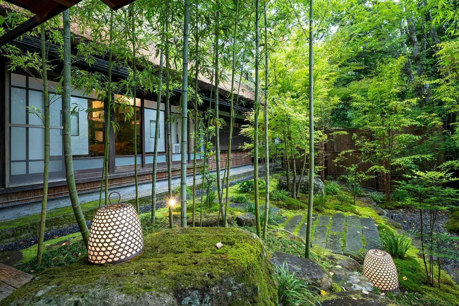 Property building in Nihon-no-Ashitaba