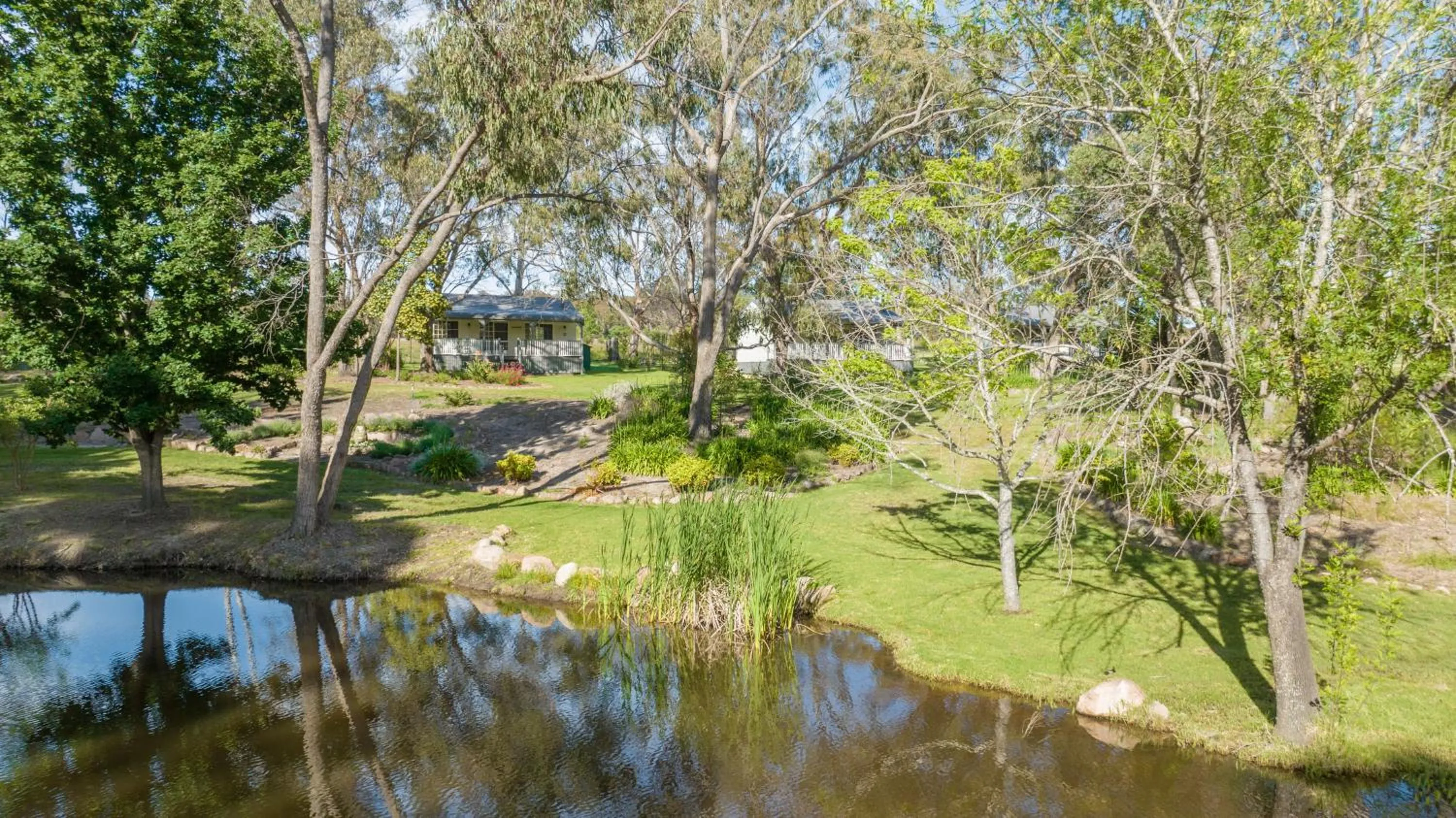 Granite Gardens Cottages & Lake Retreat