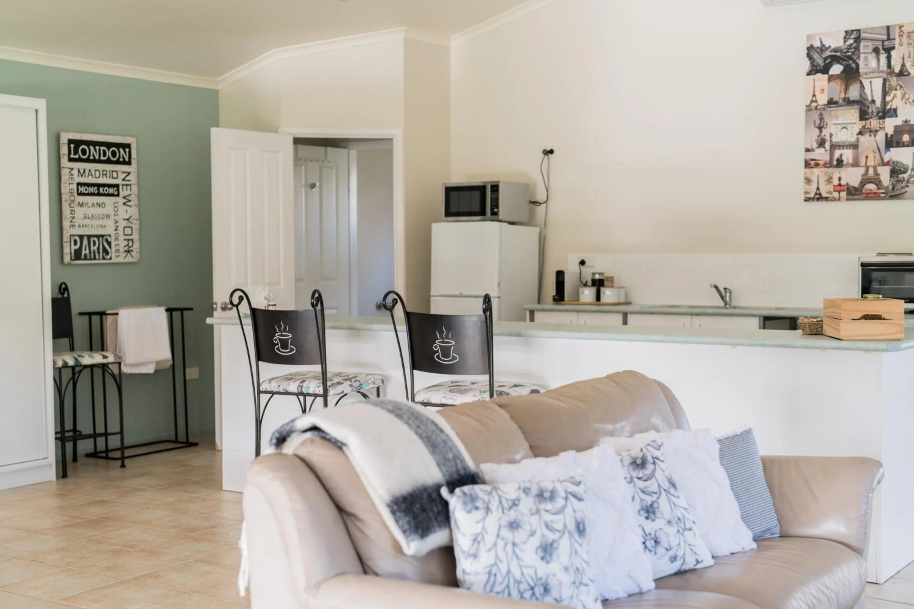 Granite Gardens Cottages & Lake Retreat