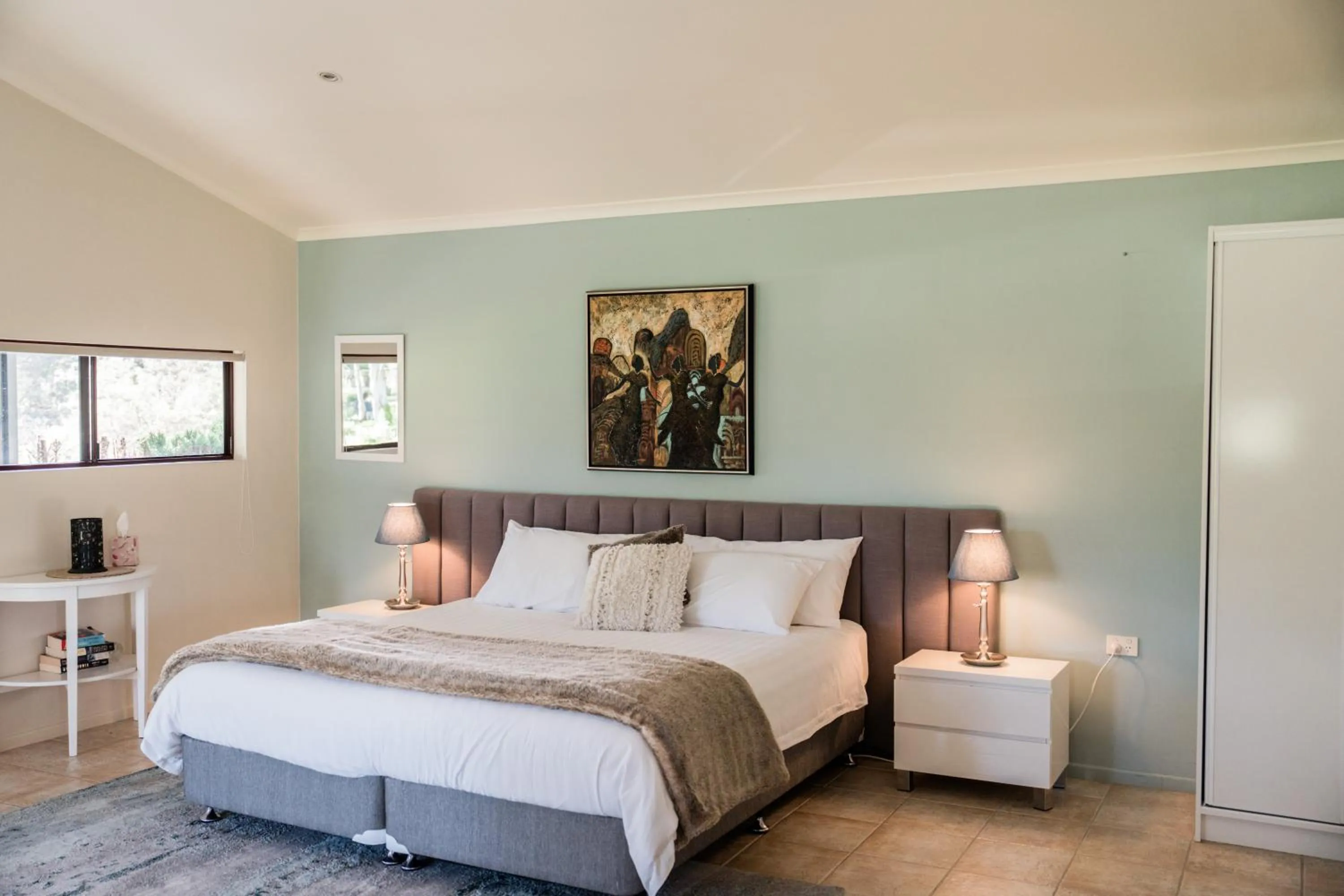 Bed in Granite Gardens Cottages & Lake Retreat