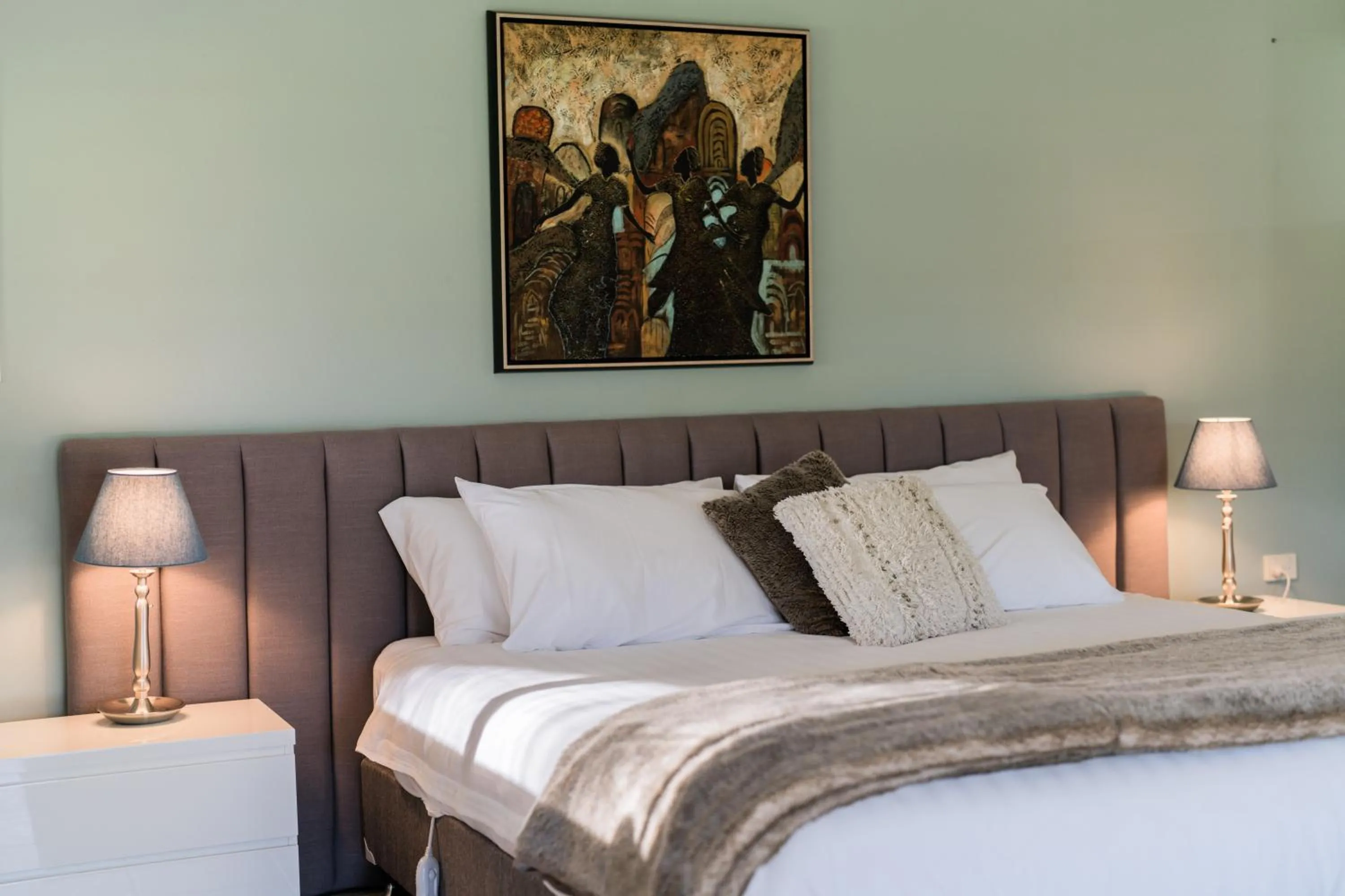 Bed in Granite Gardens Cottages & Lake Retreat