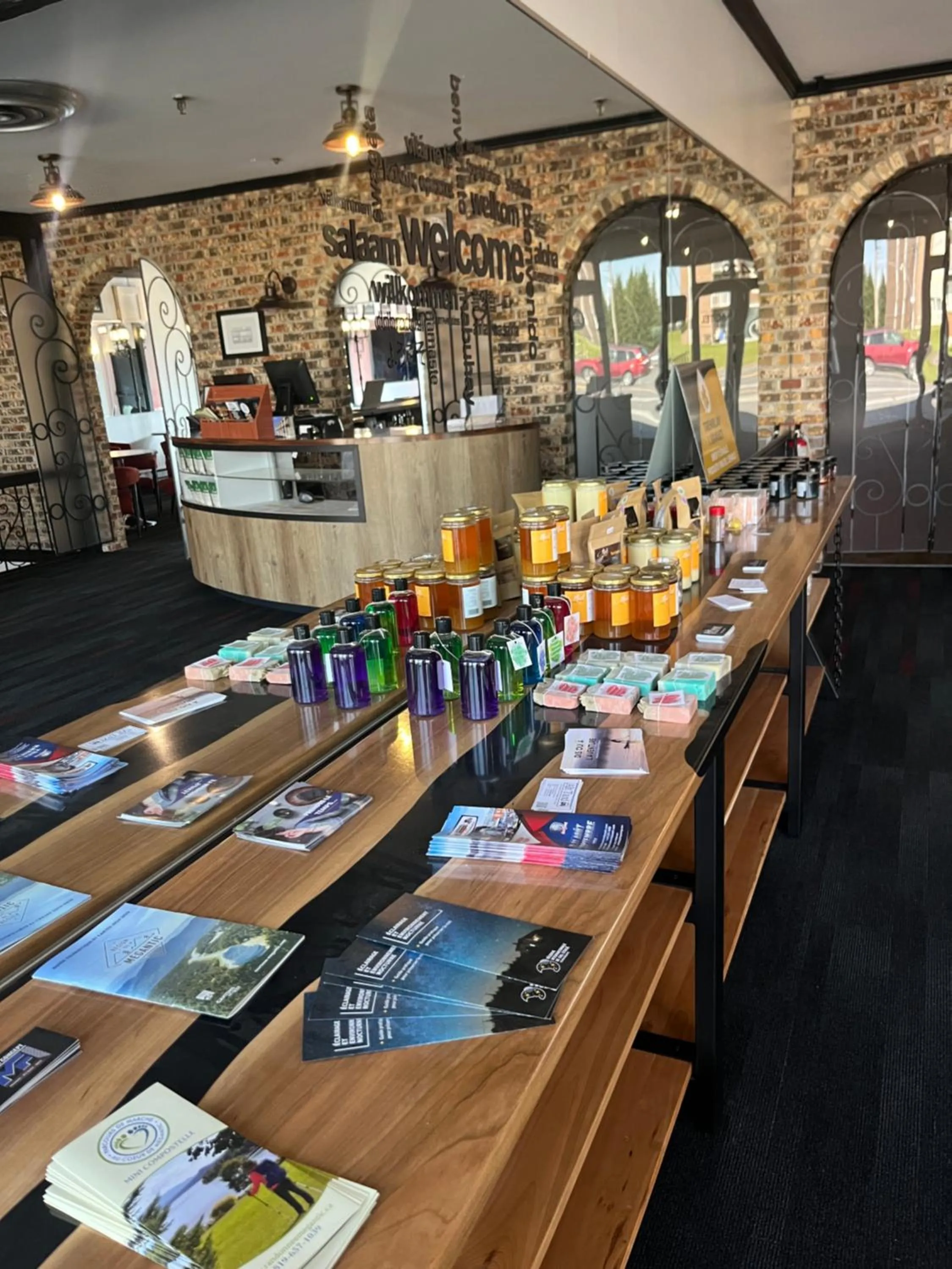 On-site shops in Hotel Motel Le Château