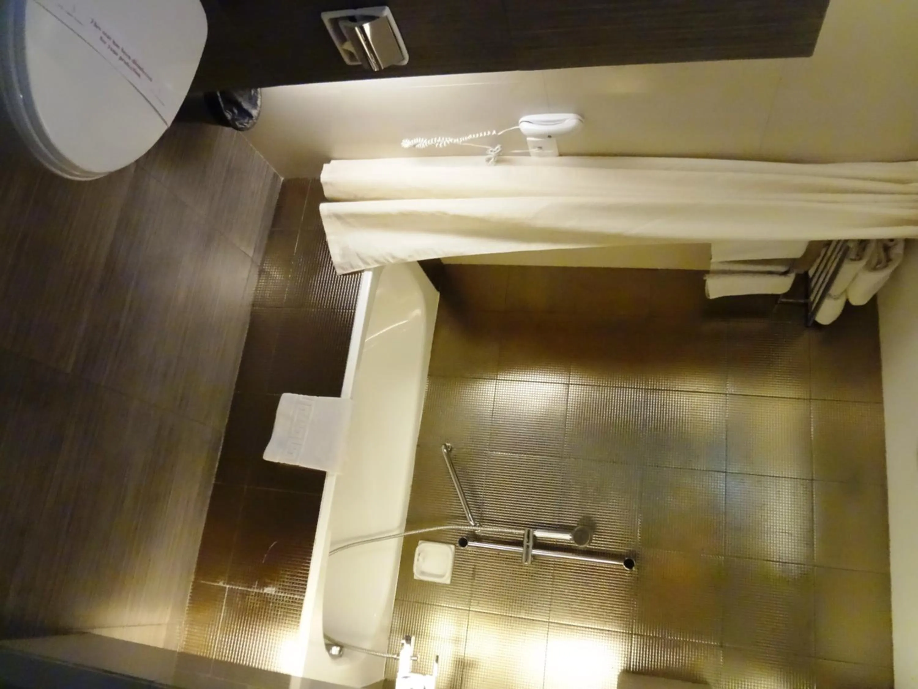Bathroom in Hotel Satkar Residency