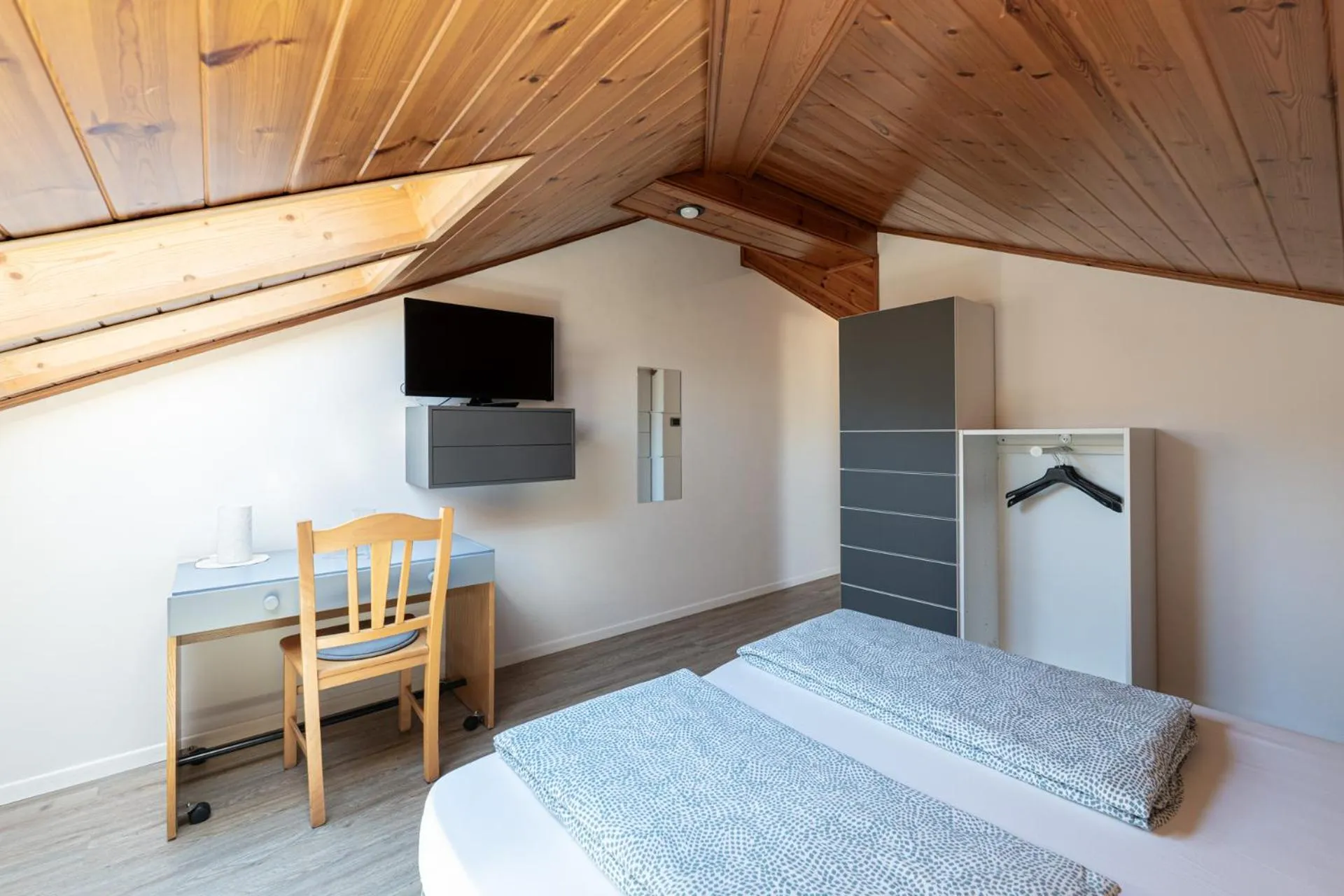 Bedroom, Bed in Gasthof Salurn