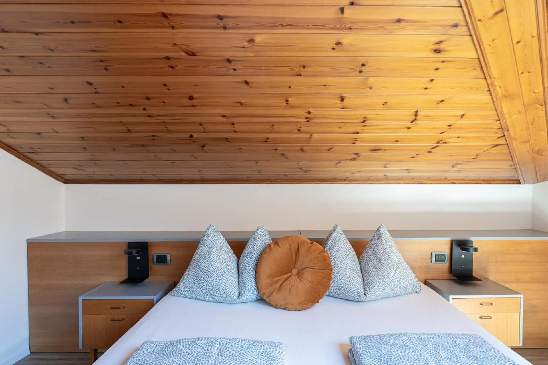 Bedroom, Bed in Gasthof Salurn