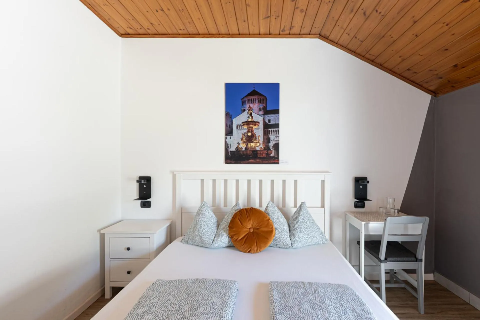 Bedroom, Bed in Gasthof Salurn