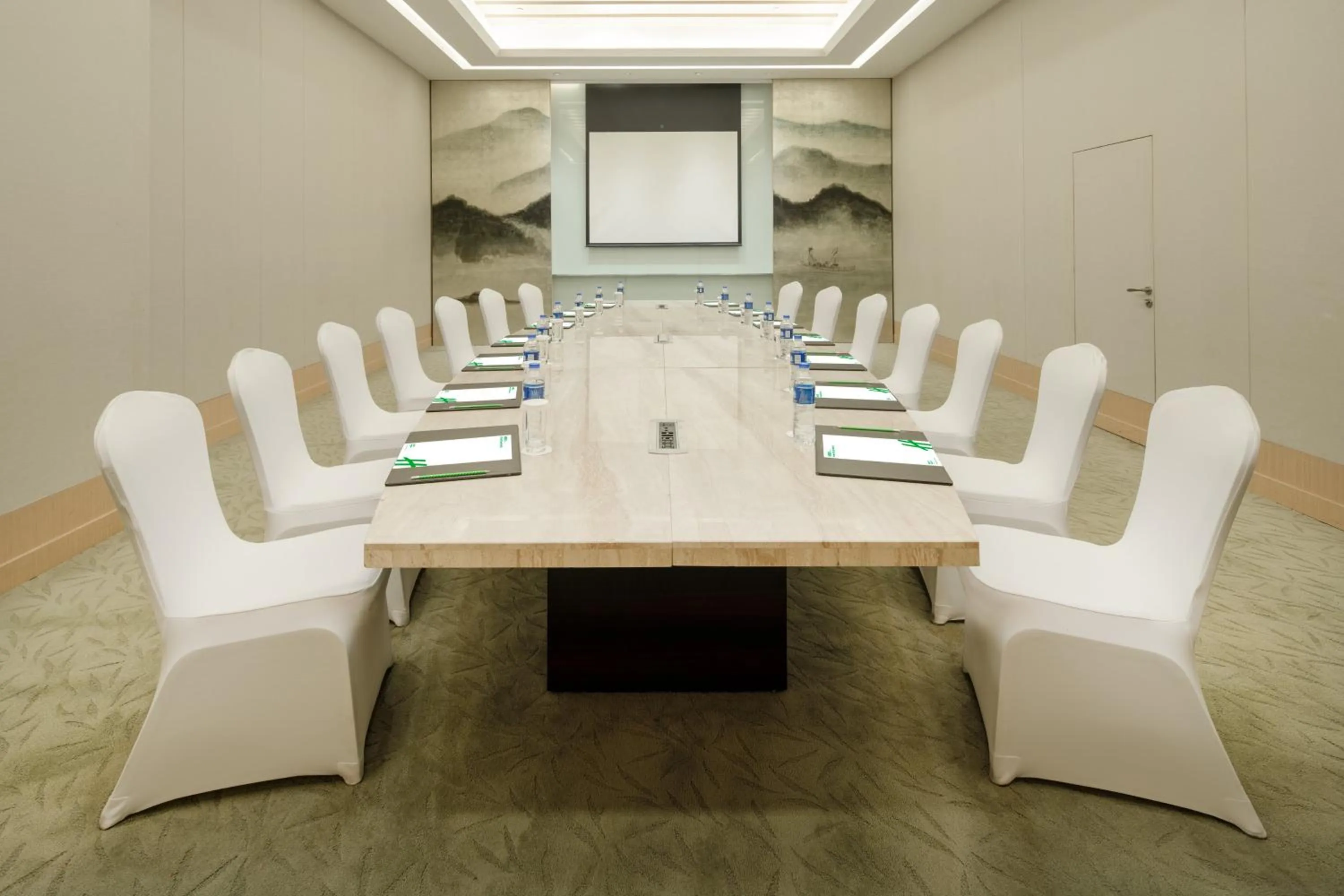 Meeting/conference room in Holiday Inn Nanyang by IHG