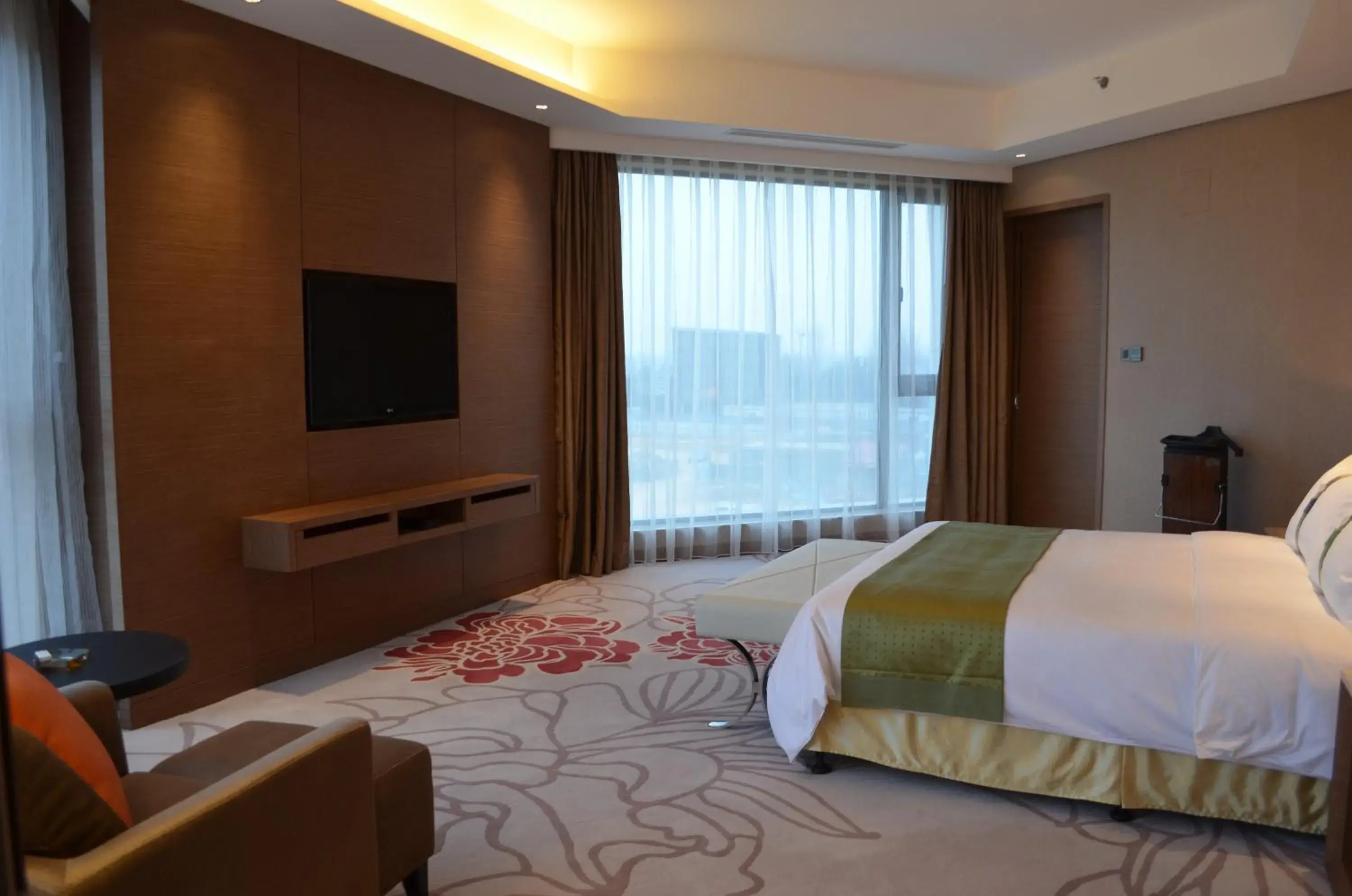 1 King One-Bedroom Suite in Holiday Inn Nanyang by IHG 1 King One-Bedroom Suite in Holiday Inn Nanyang by IHG